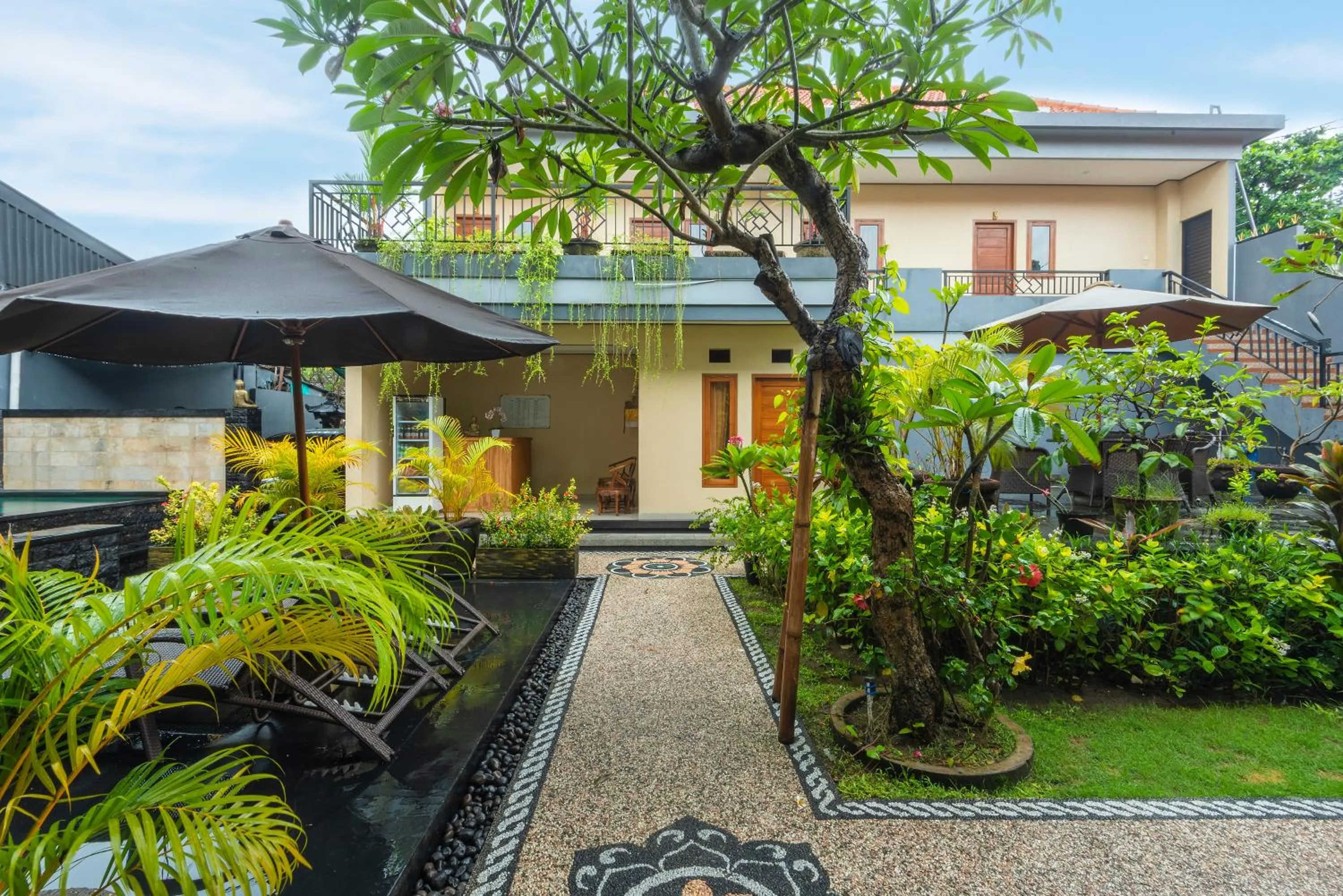 Property building in Liliy Guest House Legian