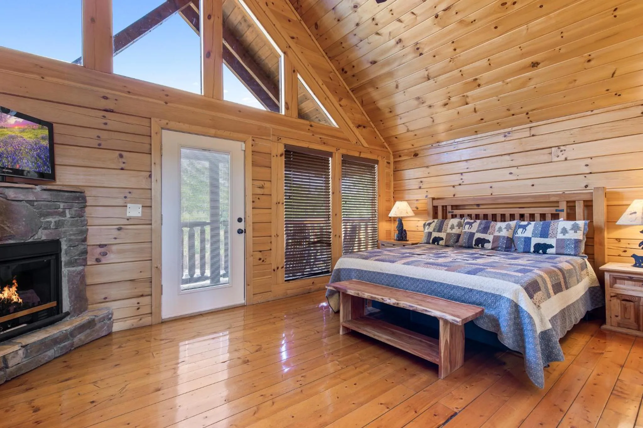 Property building, Bed in Theatre in the Mountains