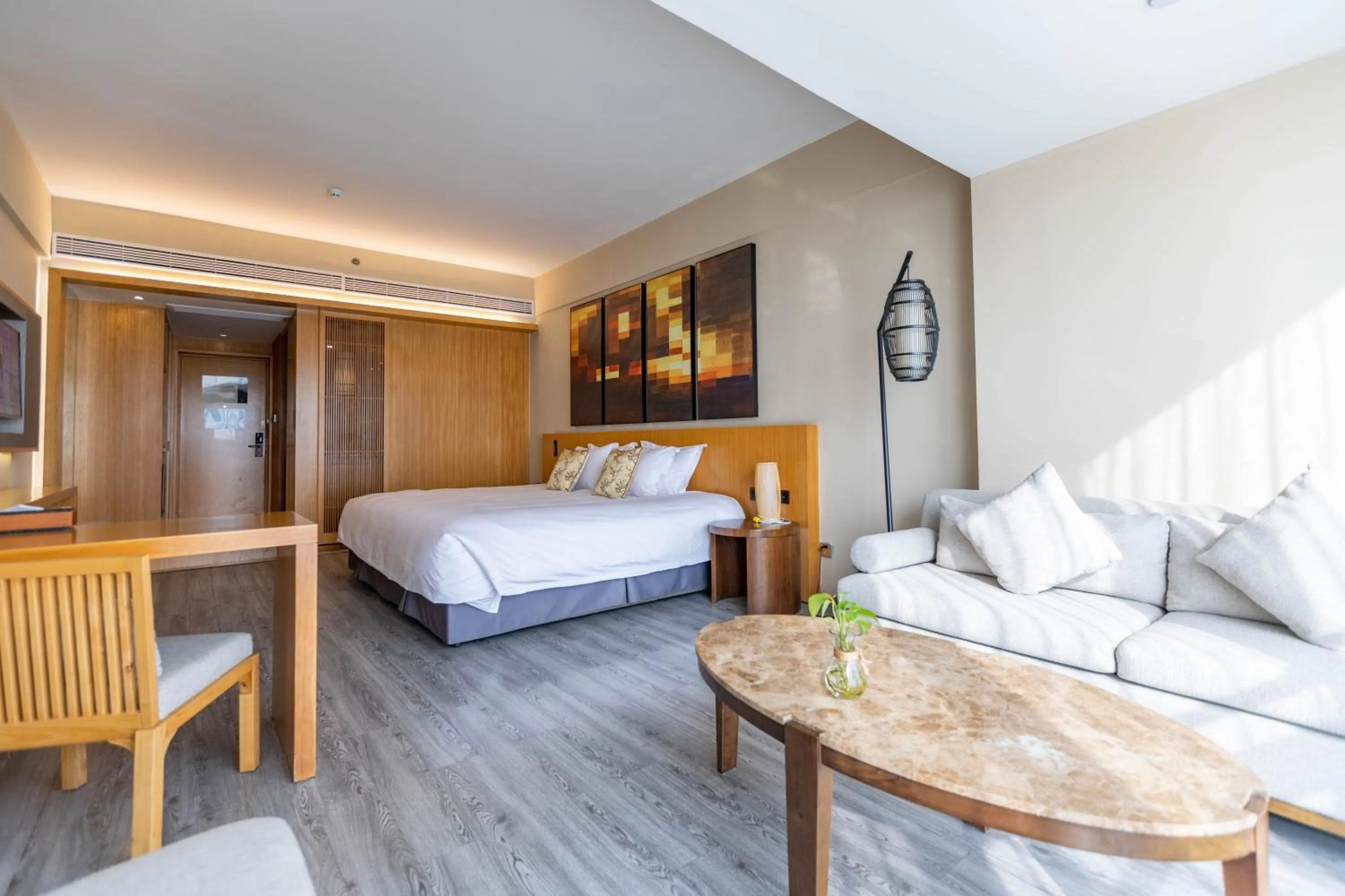 Photo of the whole room, Bed in SSAW Boutique Hotel Hangzhou Xixi Nanlu