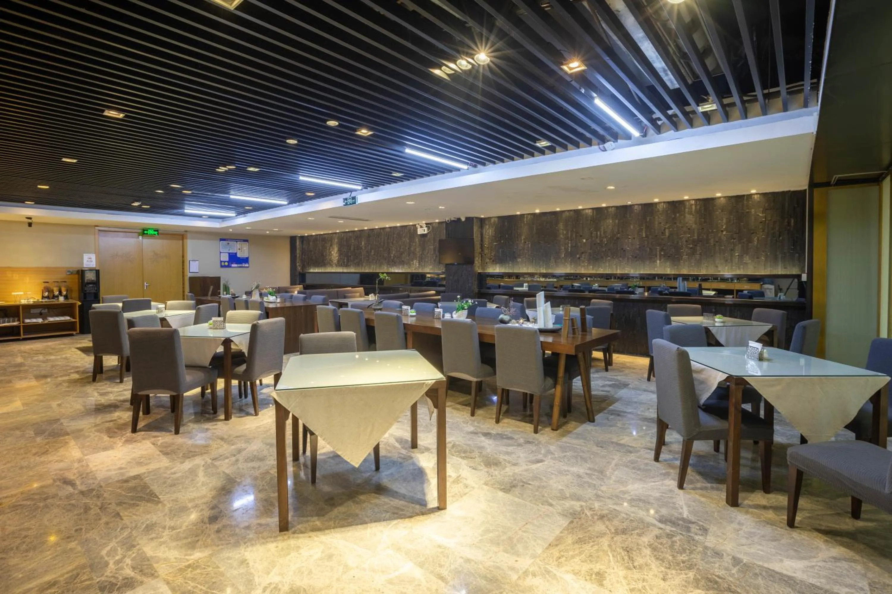 Restaurant/places to eat in SSAW Boutique Hotel Hangzhou Xixi Nanlu