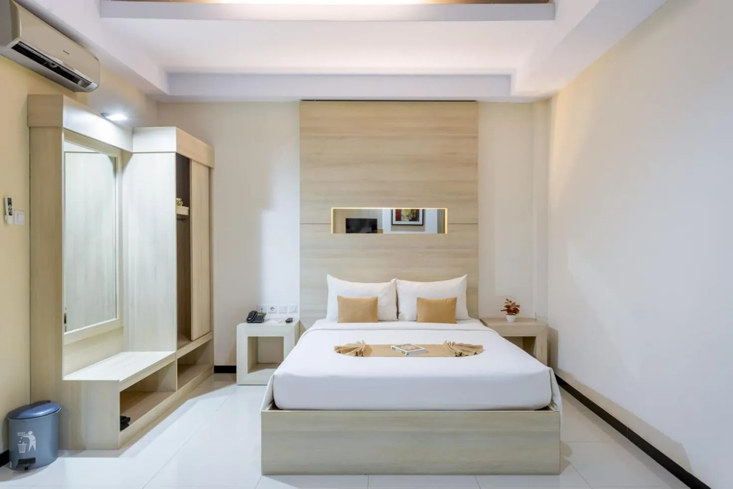 Bed in Sahid Azizah Syariah Hotel and Convention Kendari