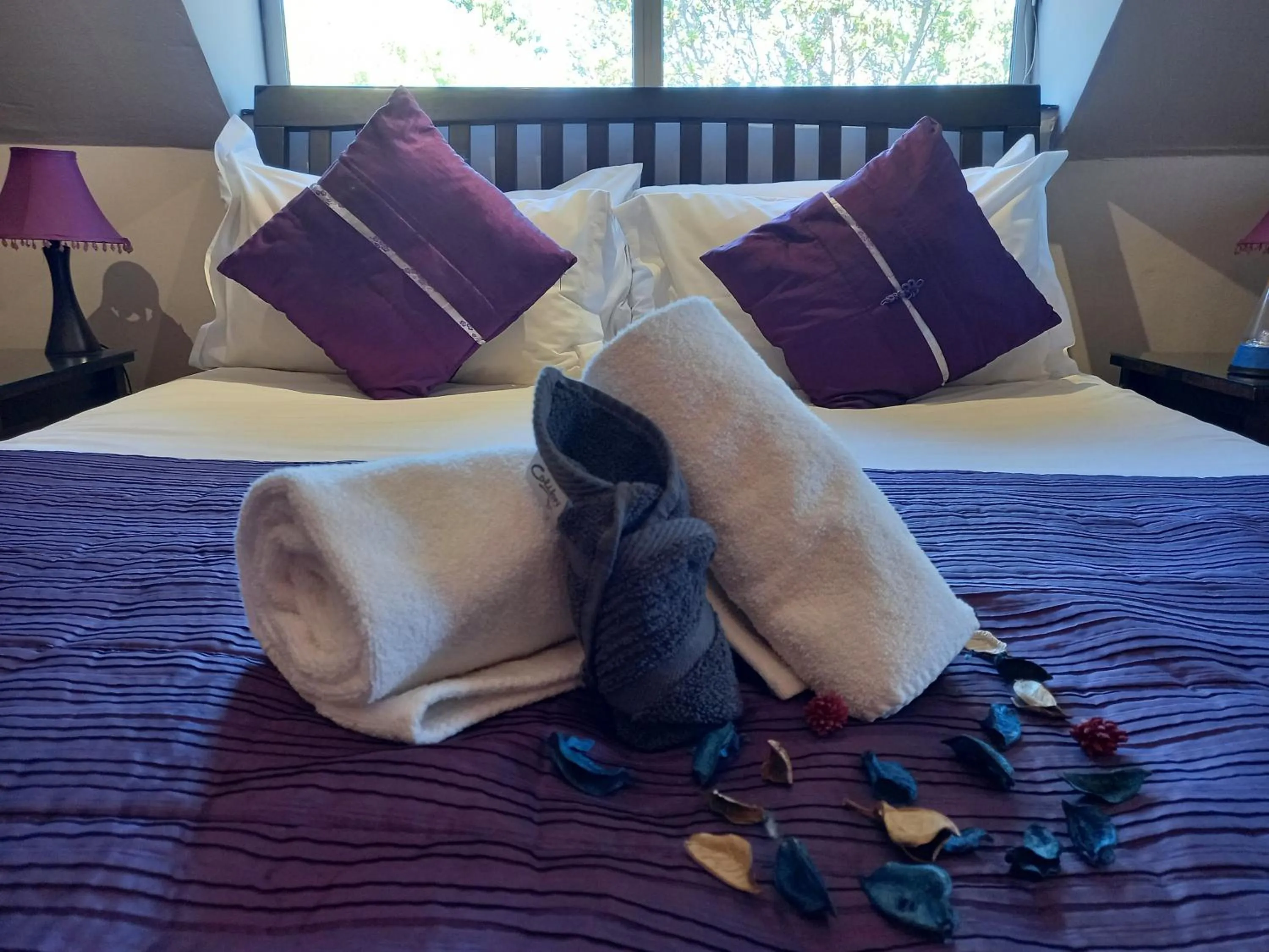 Bedroom, Bed in Mandalay Beach Guest House