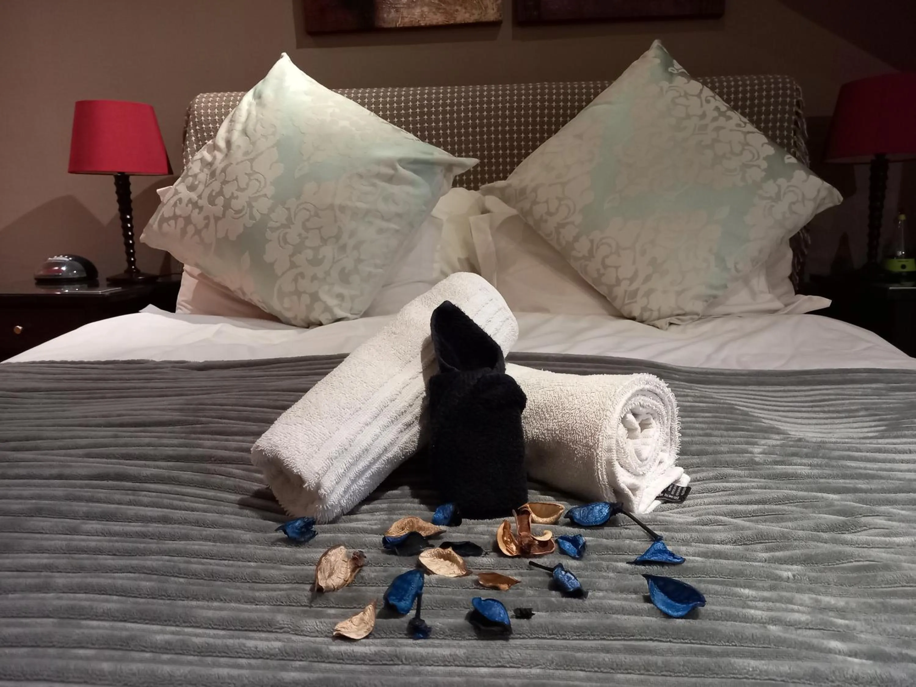 Bed in Mandalay Beach Guest House