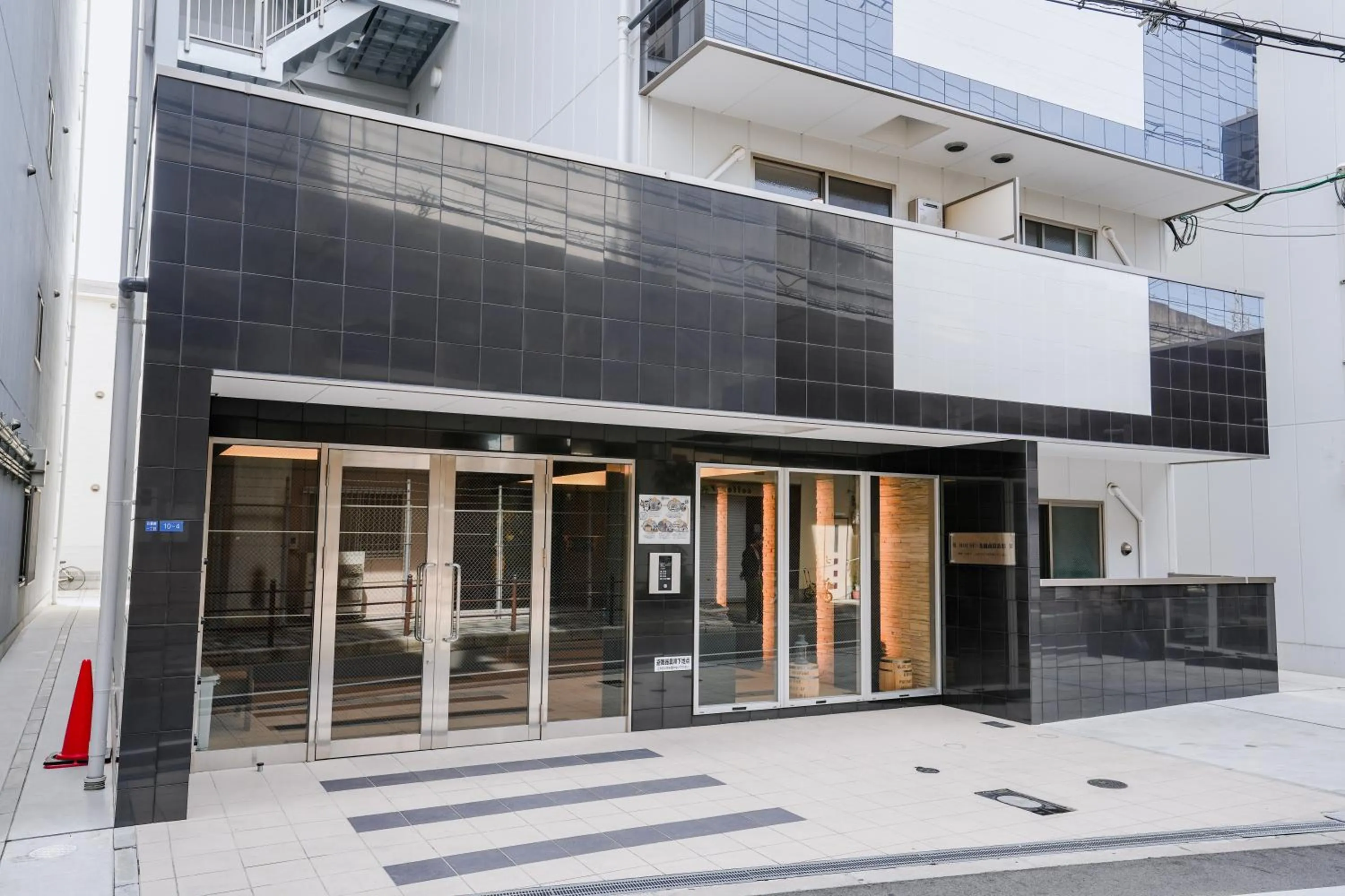 Property building in Chuan House Nambaminami Hanazonocho