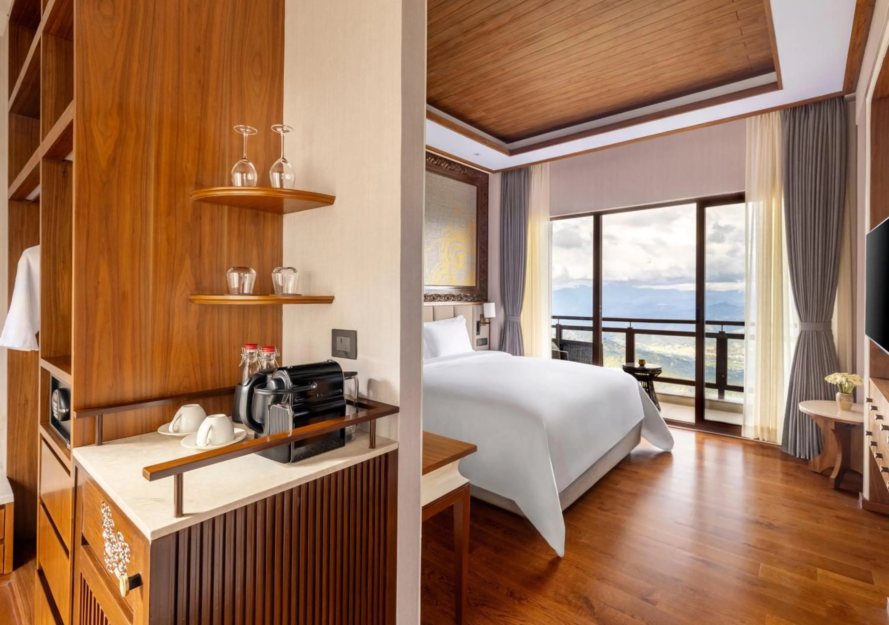 Bedroom, Bed in Dusit Thani Himalayan Resort Dhulikhel, Nepal