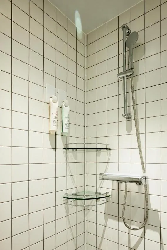 The Connoisseur Residence Hotel