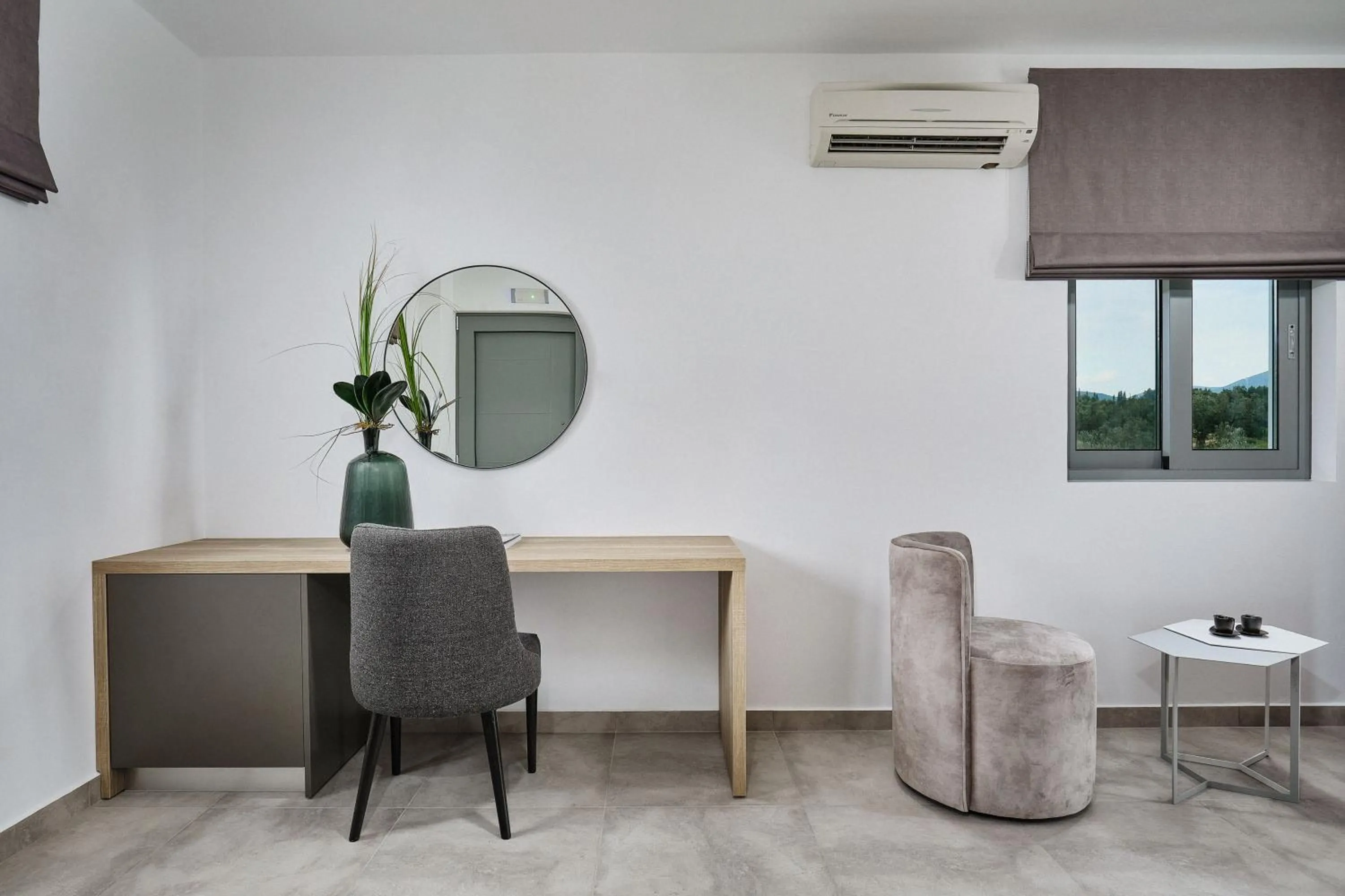 Seating area in Quattro Suites