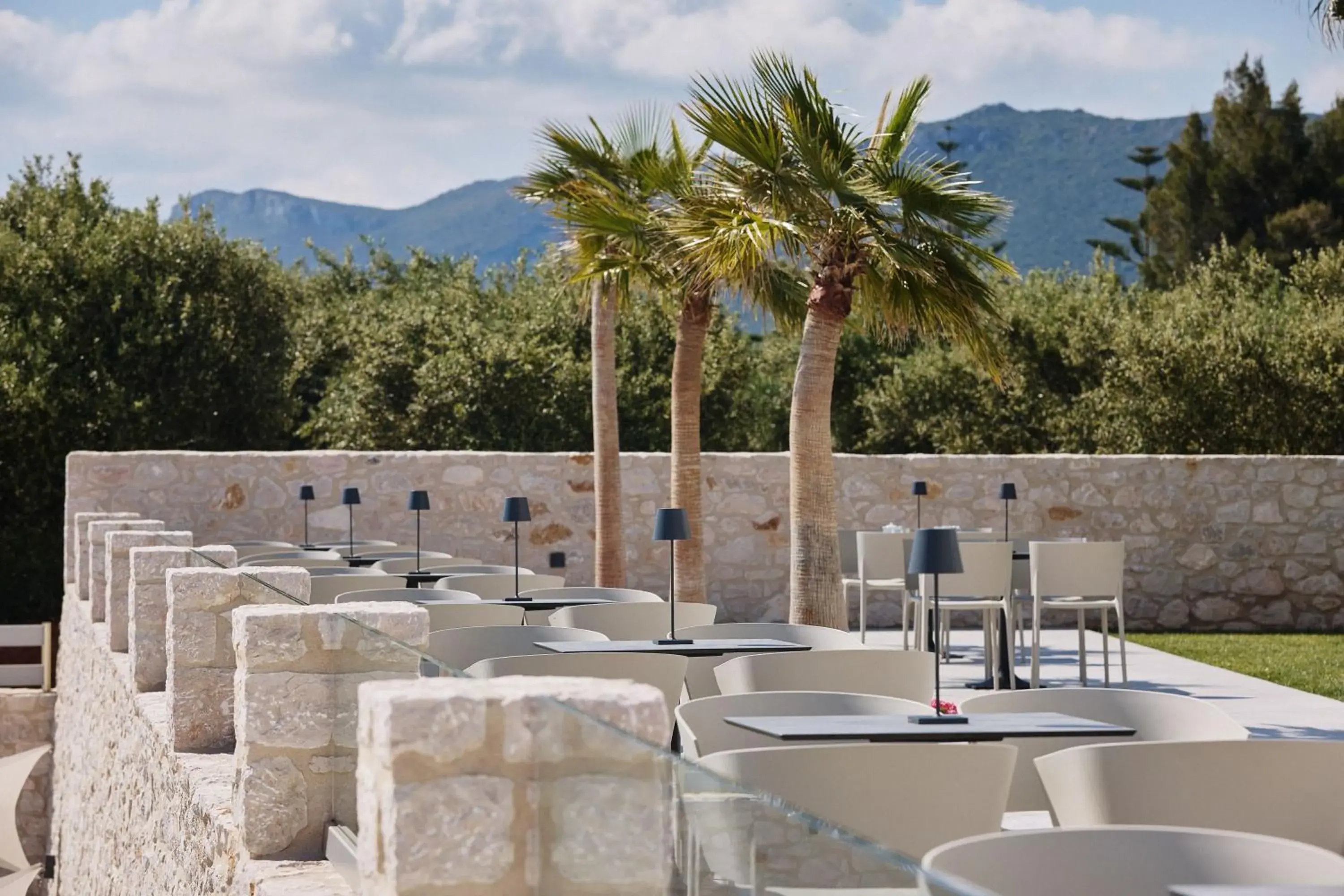 Restaurant/places to eat in Quattro Suites Restaurant/places to eat in Quattro Suites