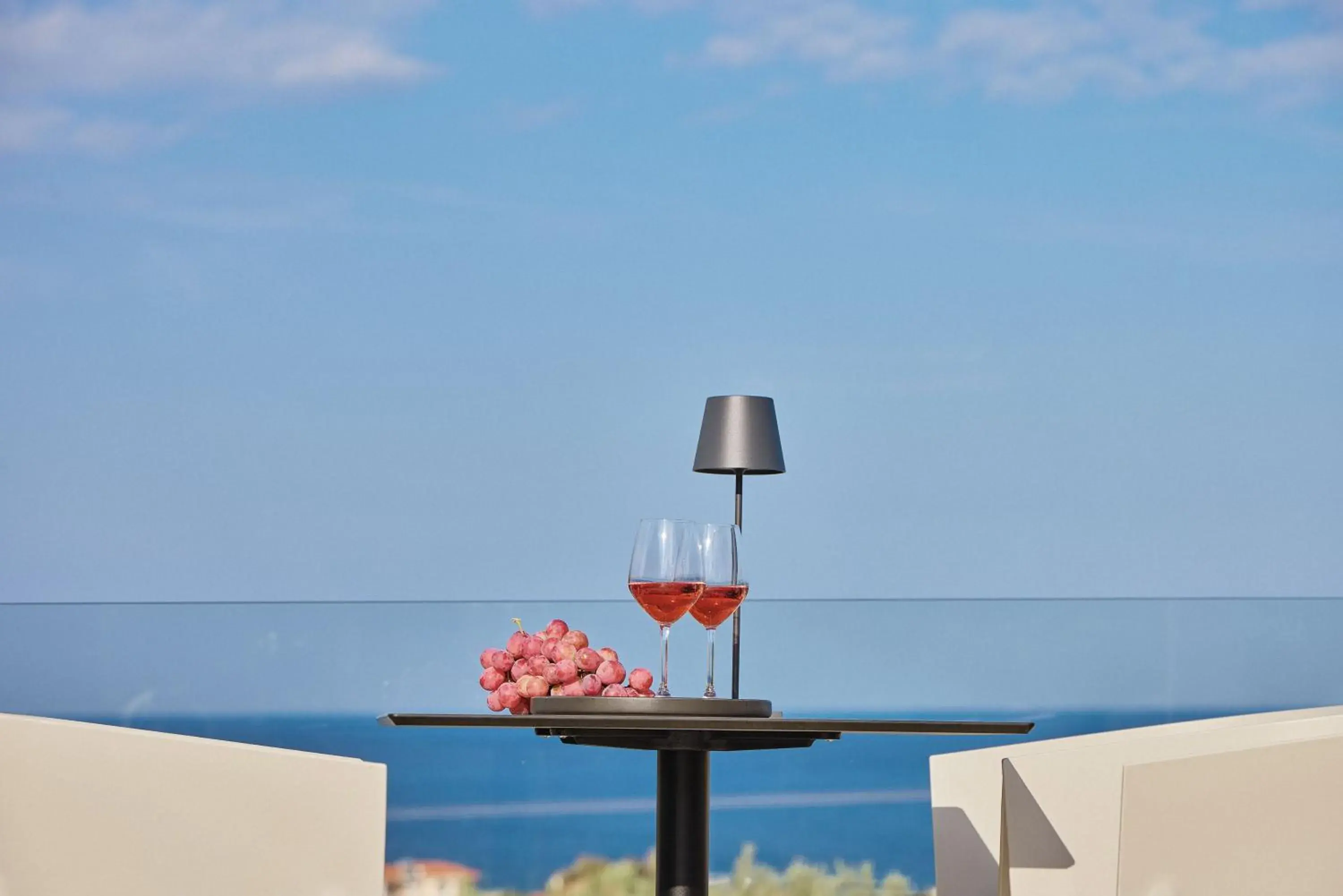 Restaurant/places to eat in Quattro Suites Restaurant/places to eat in Quattro Suites