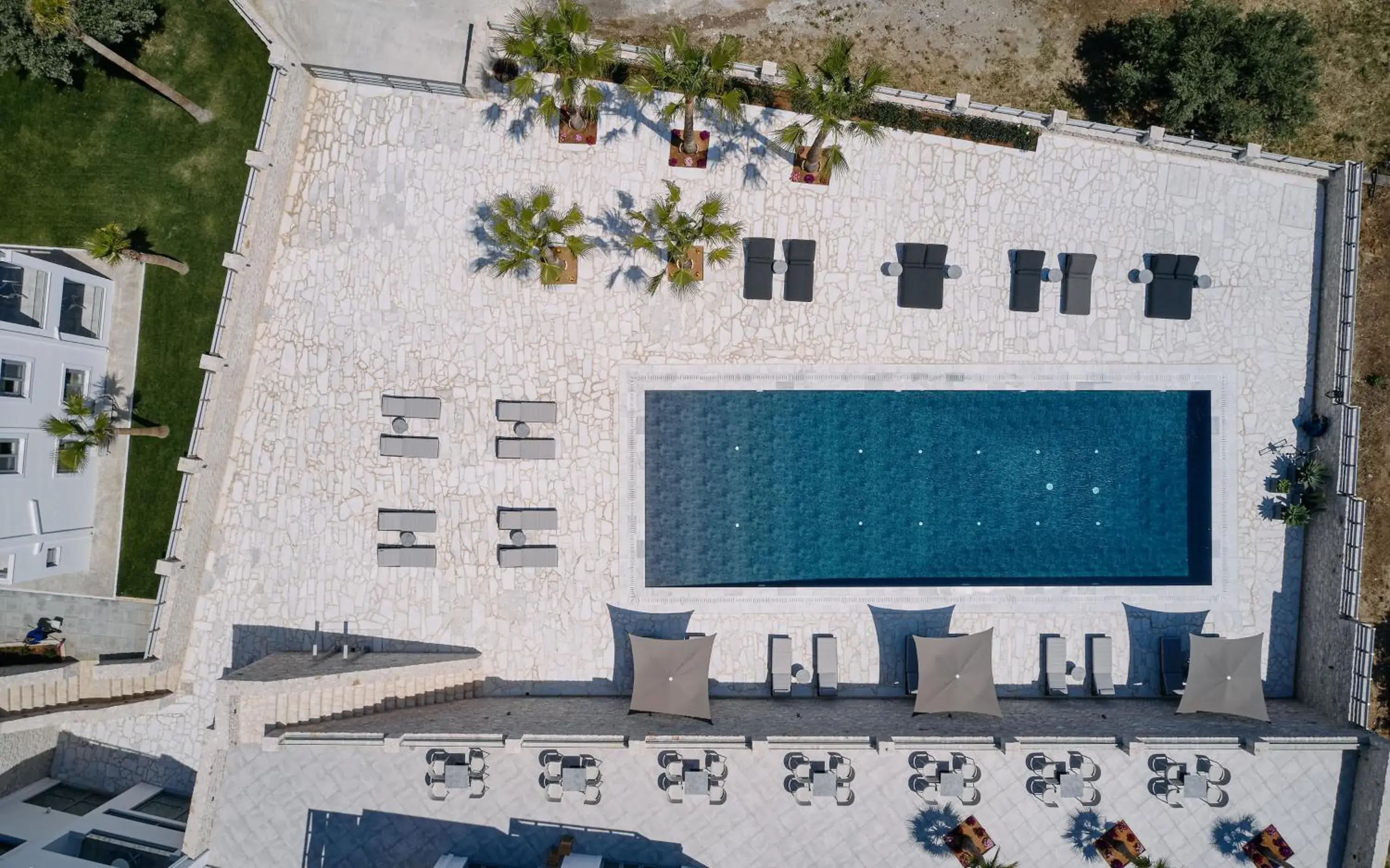 Swimming pool in Quattro Suites Swimming pool in Quattro Suites