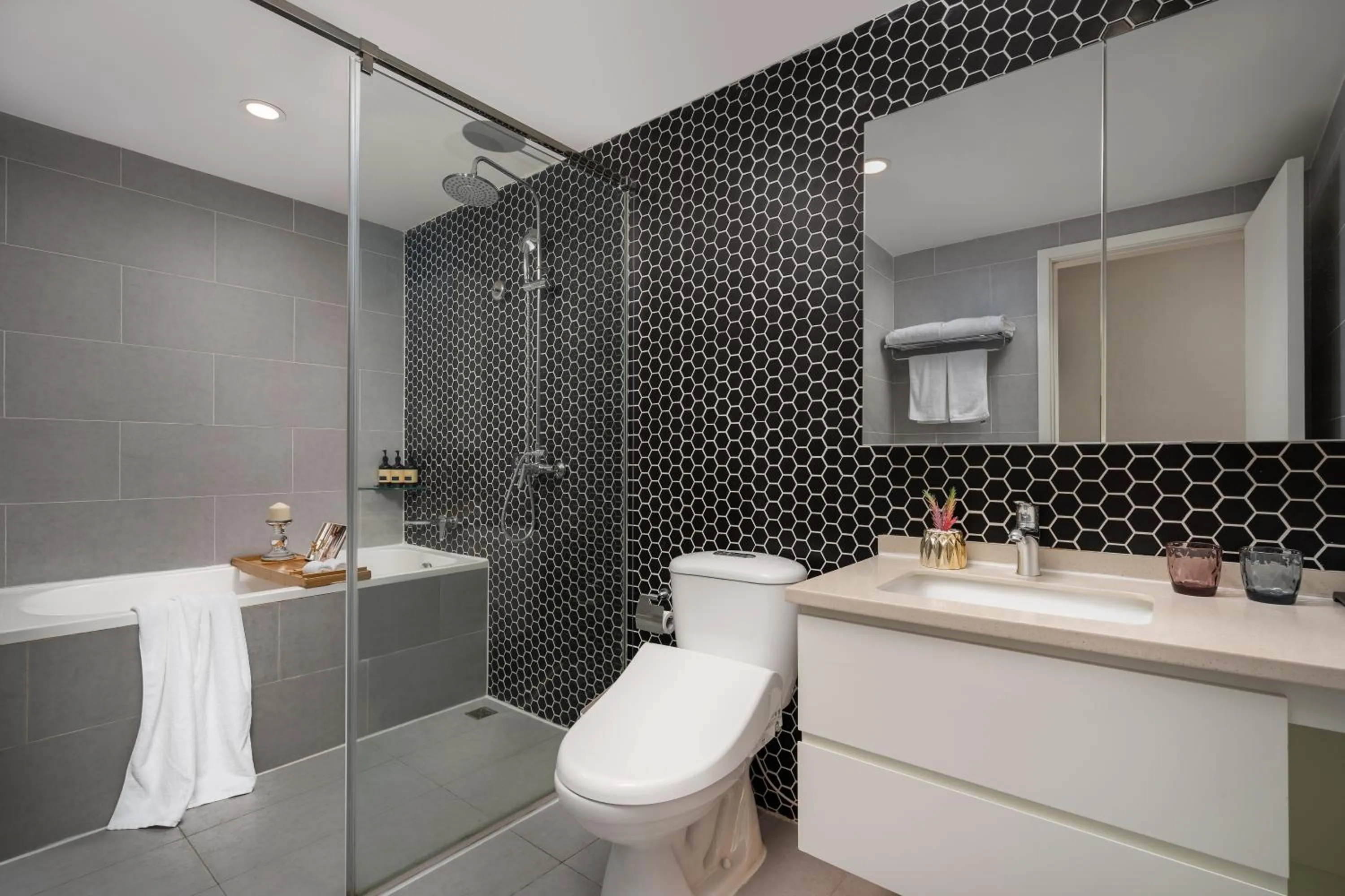 Toilet in Citadines Apart'hotel Shanghai Jing'an Temple