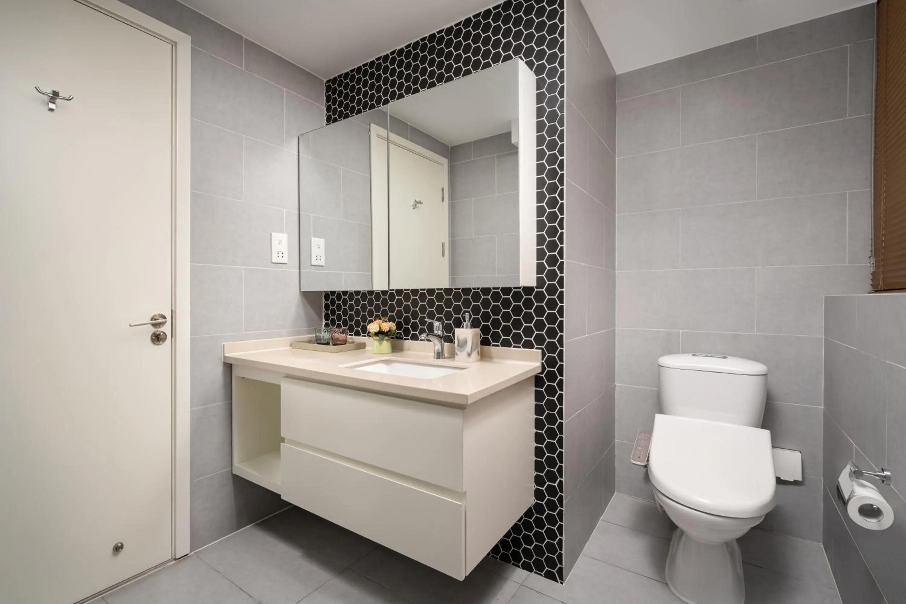 Toilet in Citadines Apart'hotel Shanghai Jing'an Temple