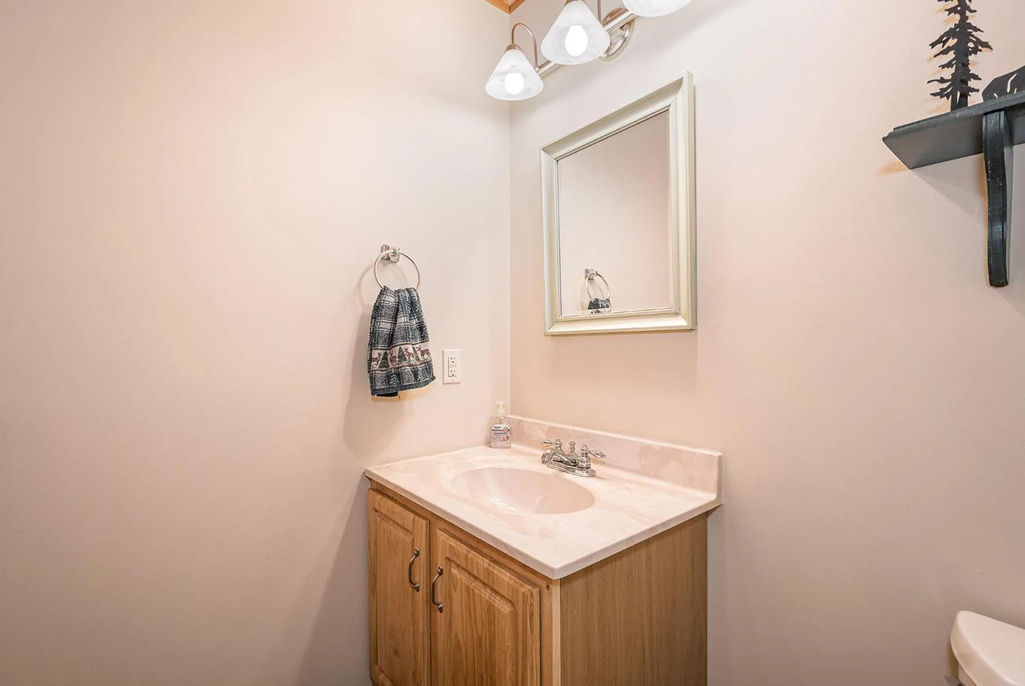 Property building in Mountain Freedom