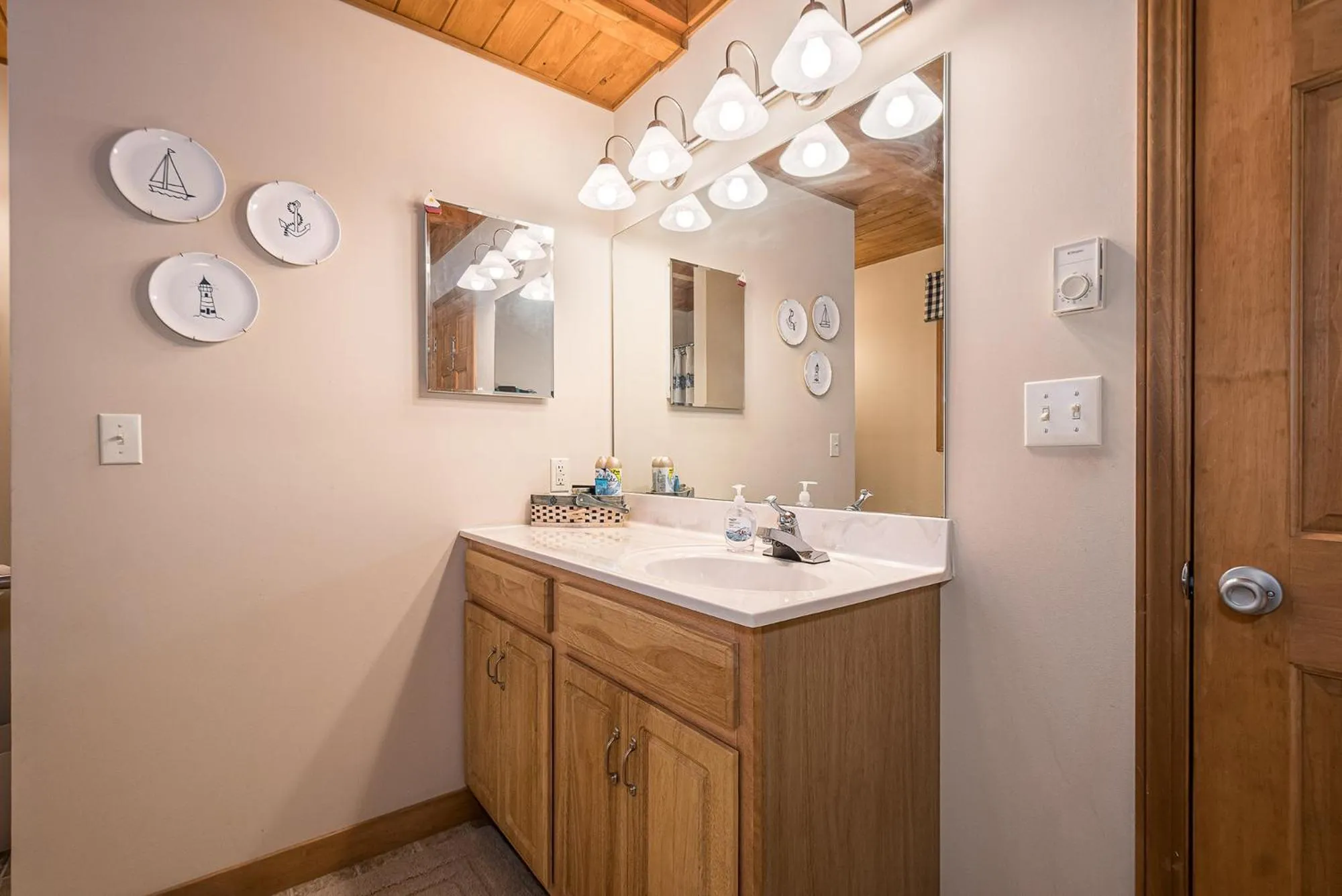 Property building in Mountain Freedom