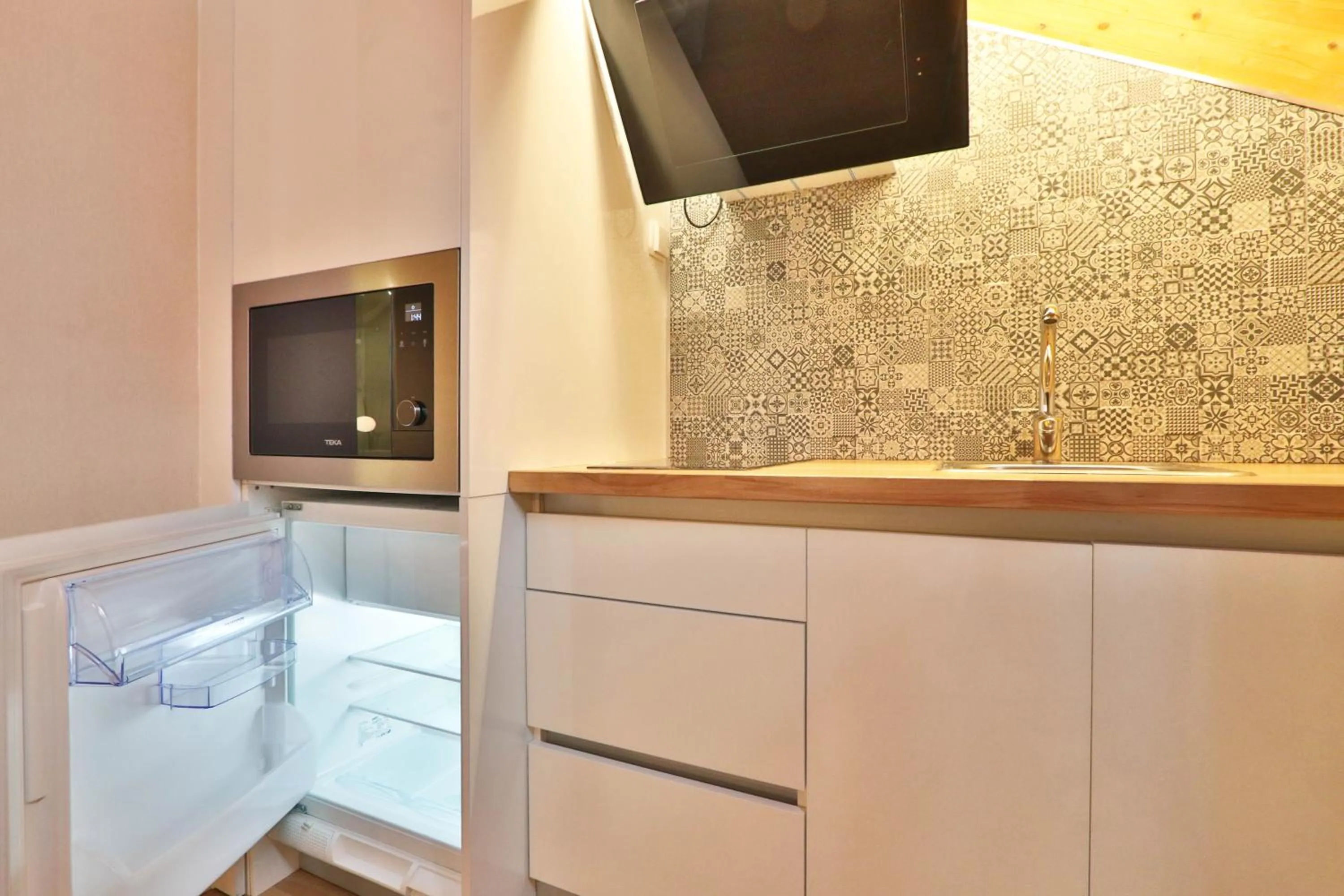 Kitchen or kitchenette in BOULEVARD Boutique Studios