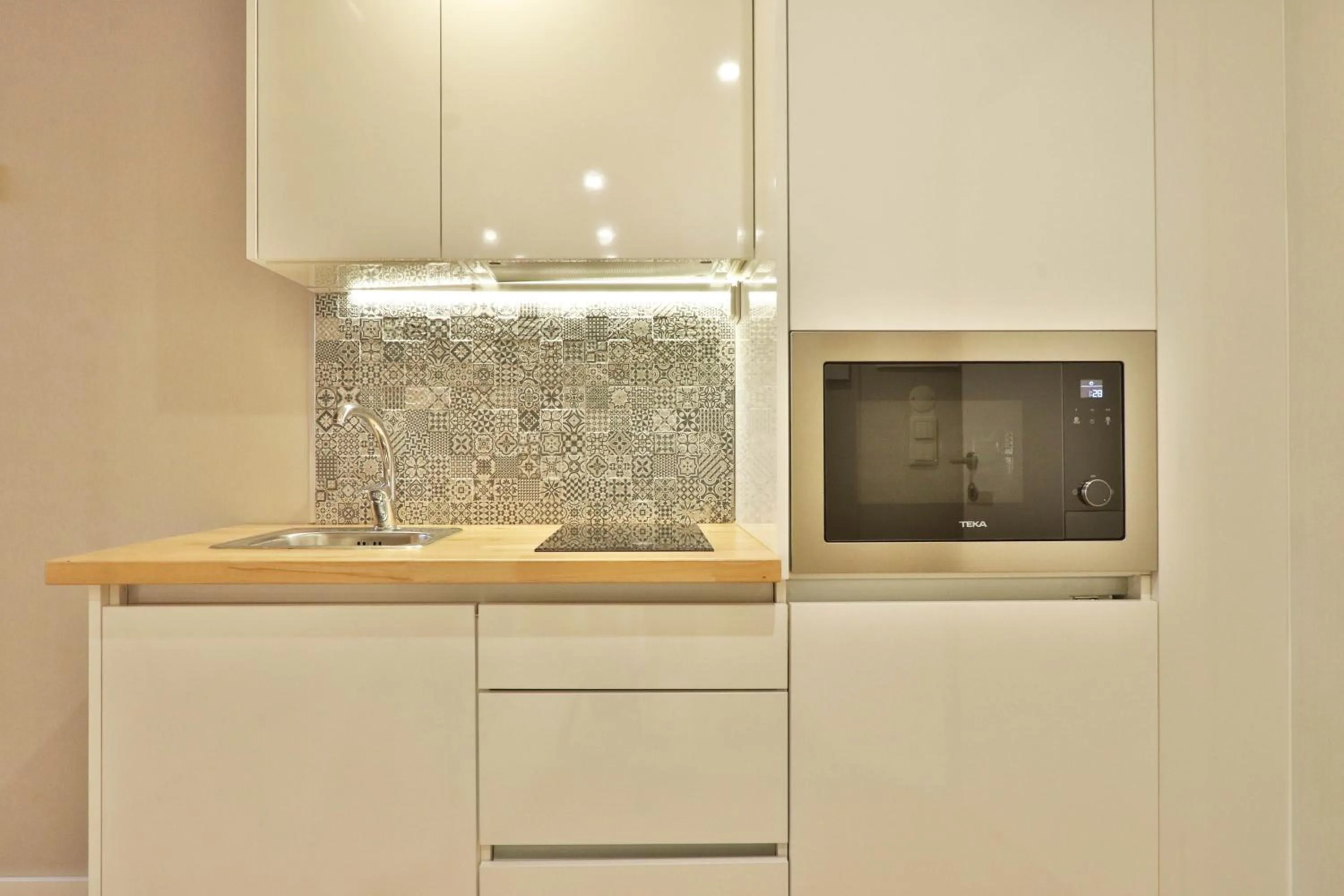 Kitchen or kitchenette in BOULEVARD Boutique Studios