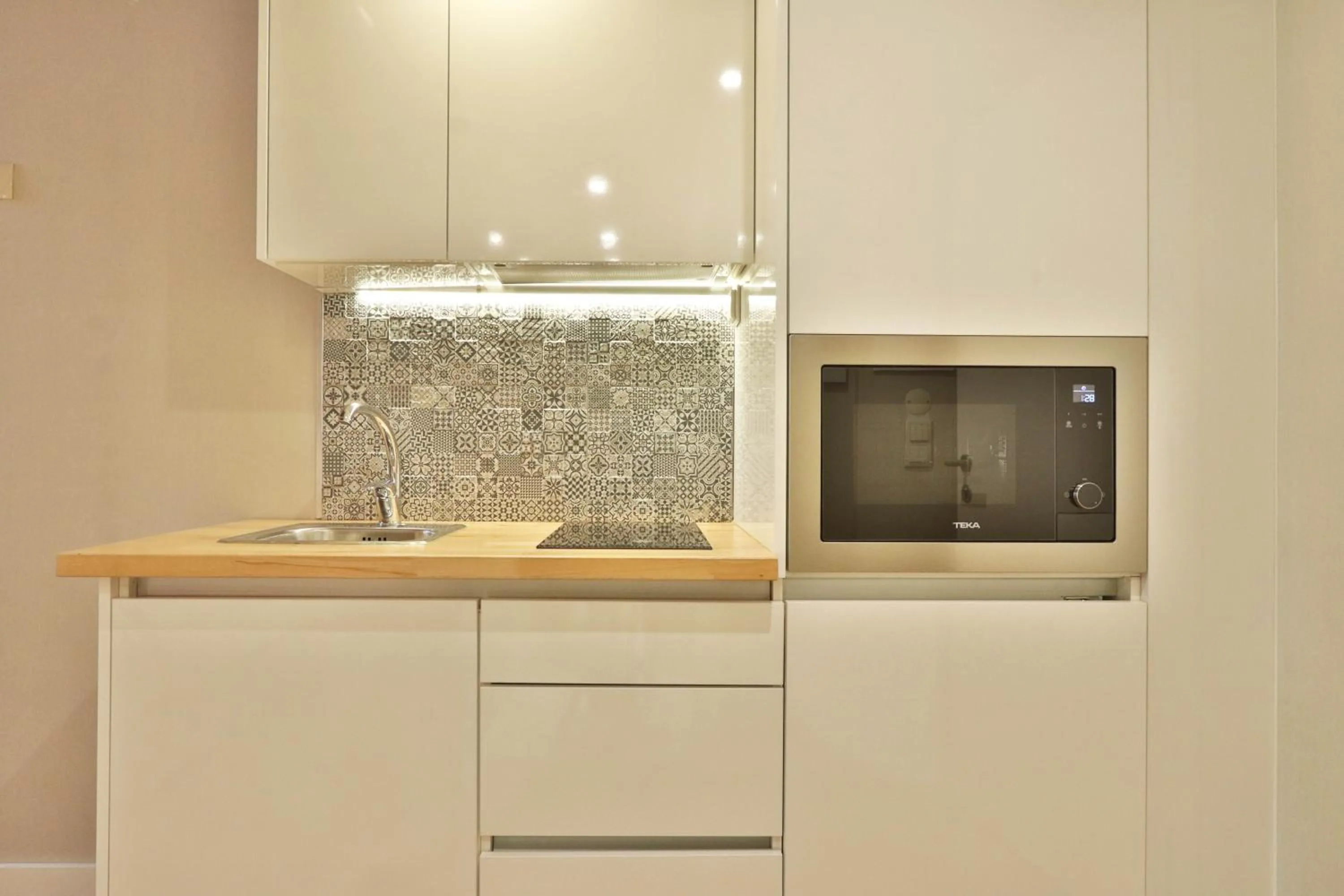 Kitchen or kitchenette in BOULEVARD Boutique Studios