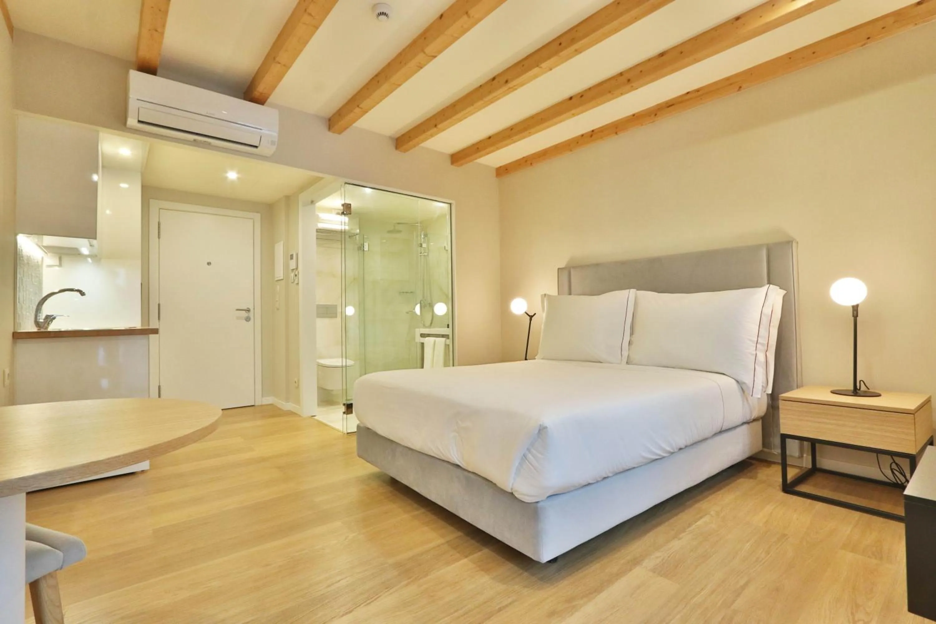 Toilet, Bed in BOULEVARD Boutique Studios