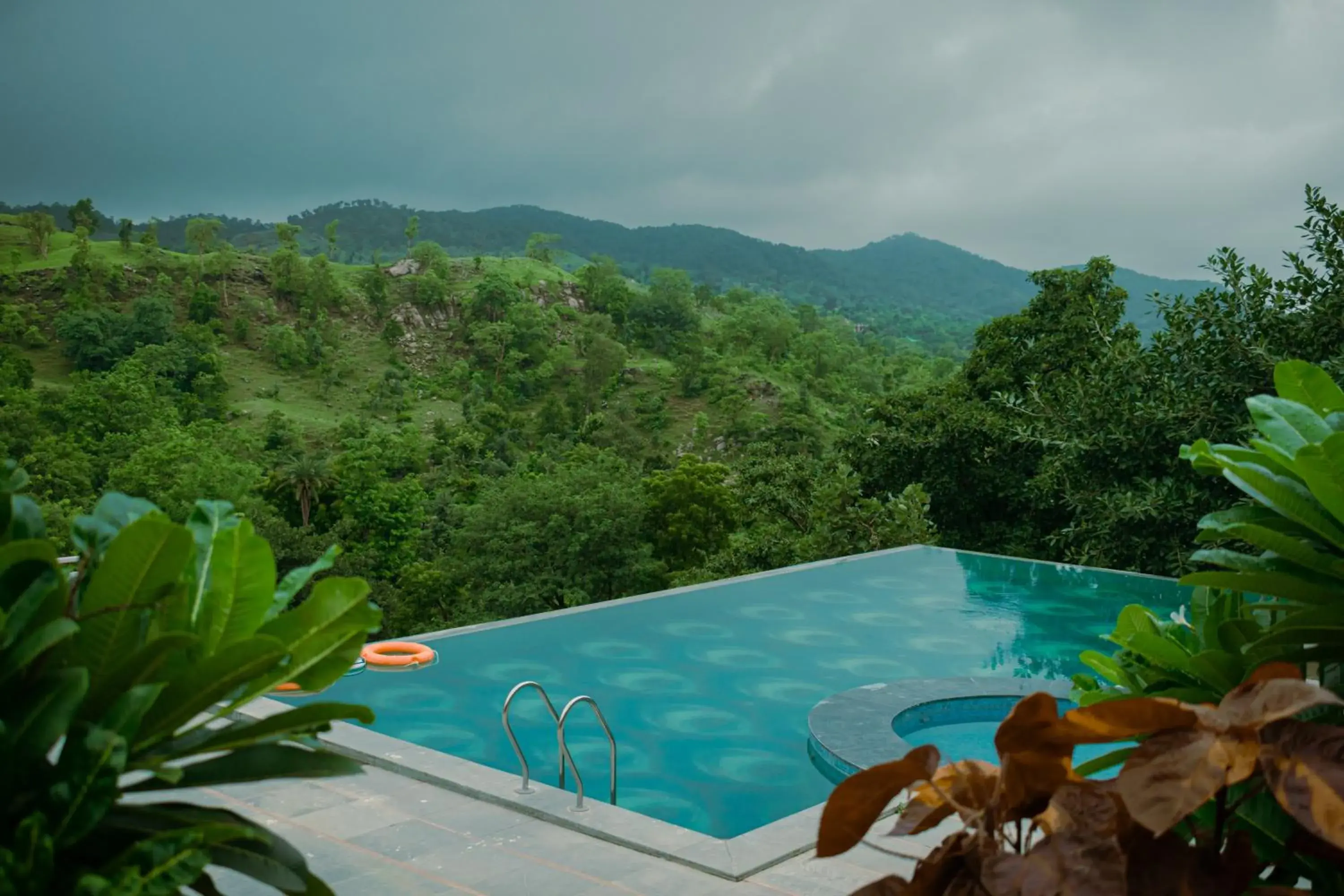 Swimming pool in The Sky Imperial Pavoreal Jungle Resort Swimming pool in The Sky Imperial Pavoreal Jungle Resort