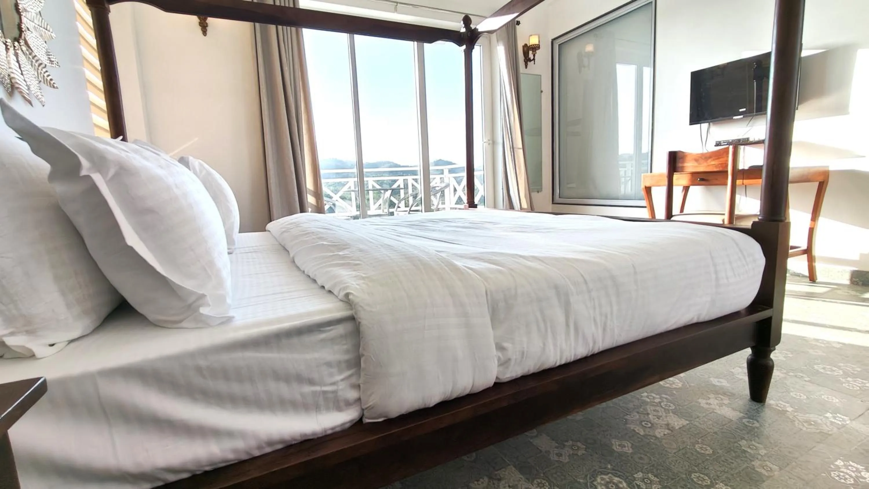 Bed in The Sky Imperial Pavoreal Jungle Resort