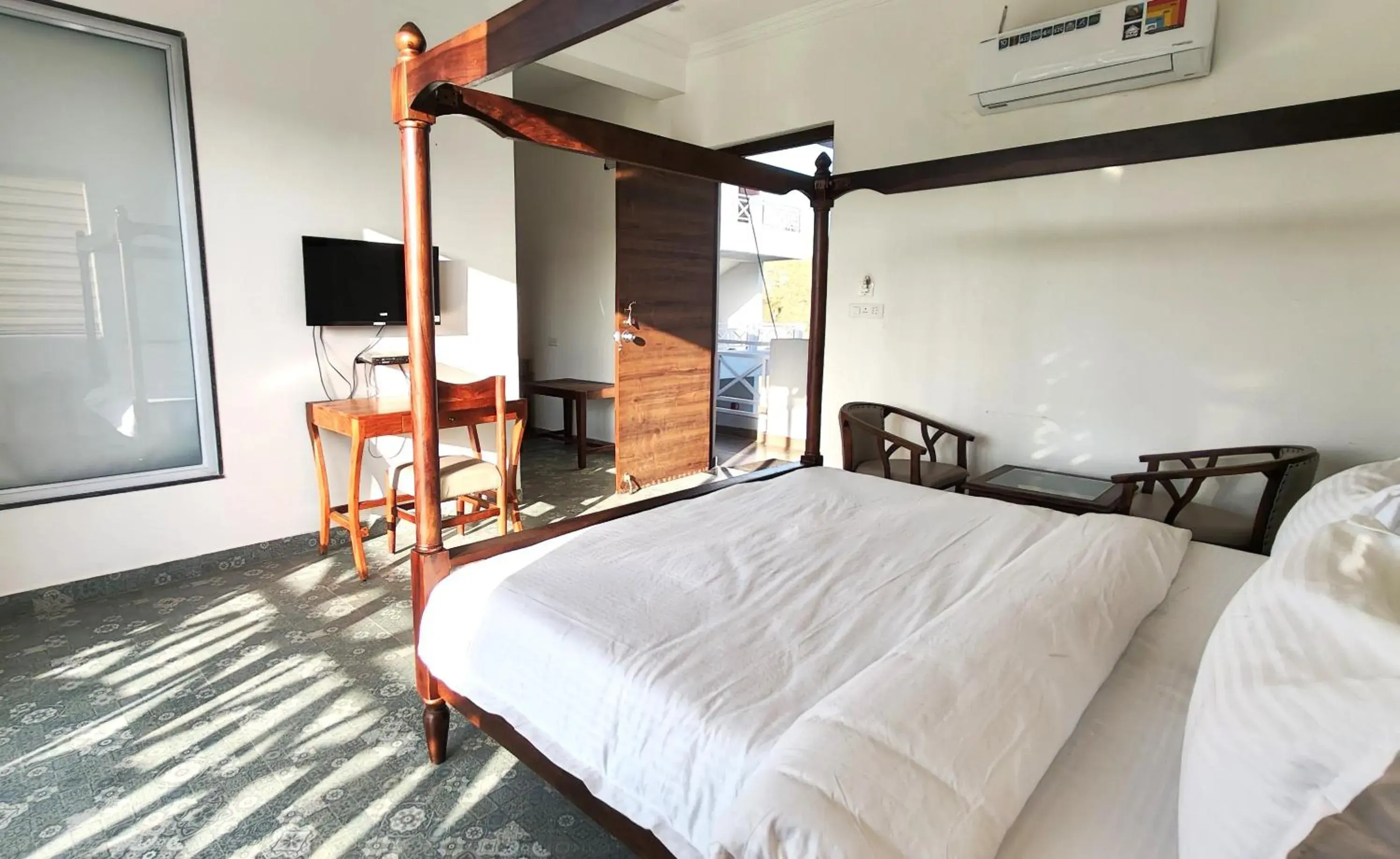 TV and multimedia, Bed in The Sky Imperial Pavoreal Jungle Resort TV and multimedia, Bed in The Sky Imperial Pavoreal Jungle Resort