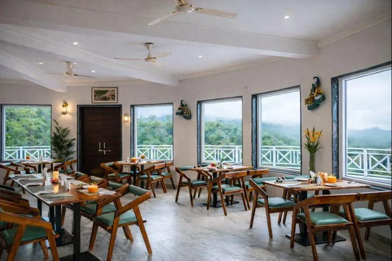 Restaurant/places to eat in The Sky Imperial Pavoreal Jungle Resort