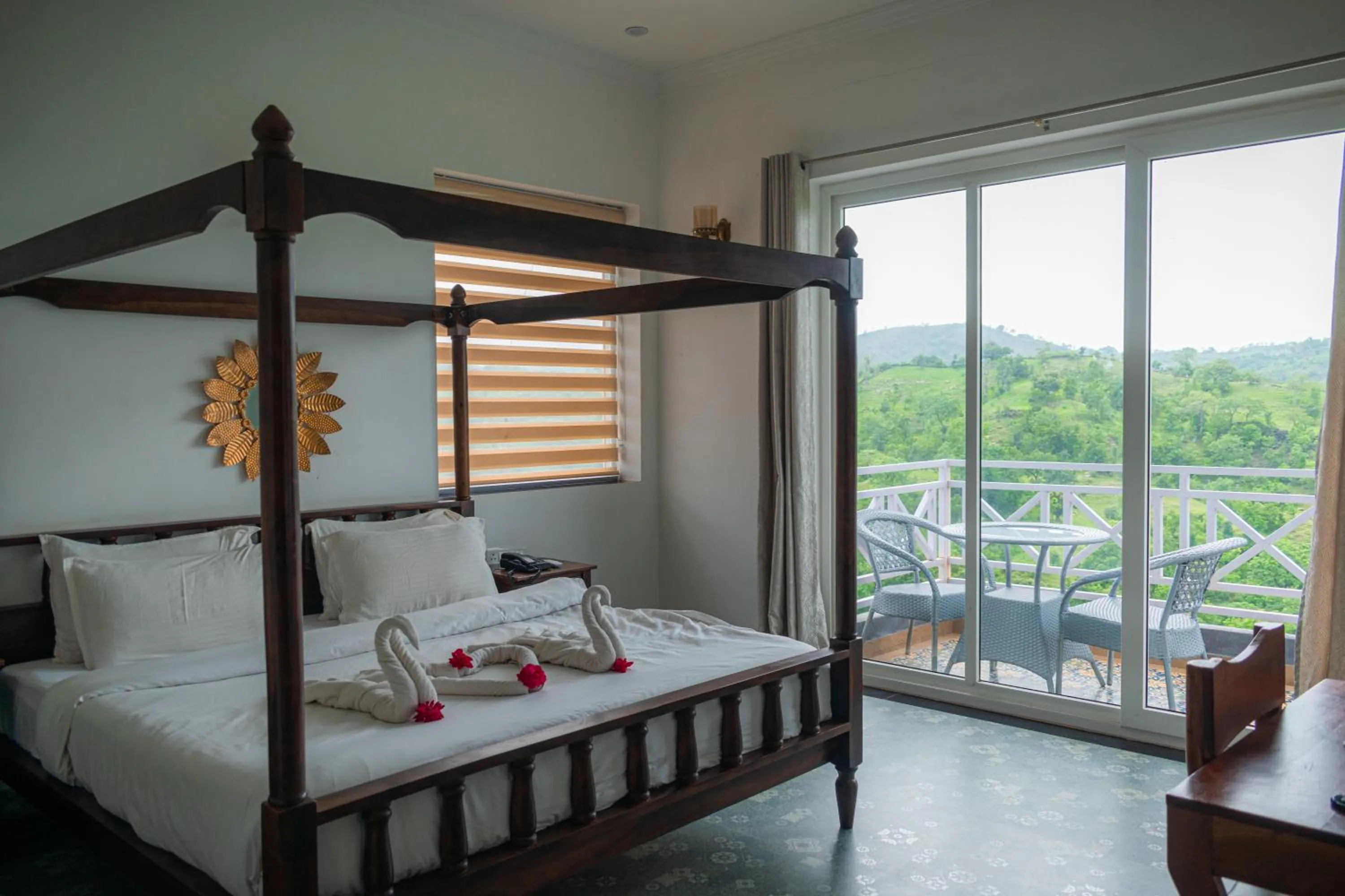 Bedroom, Bed in The Sky Imperial Pavoreal Jungle Resort