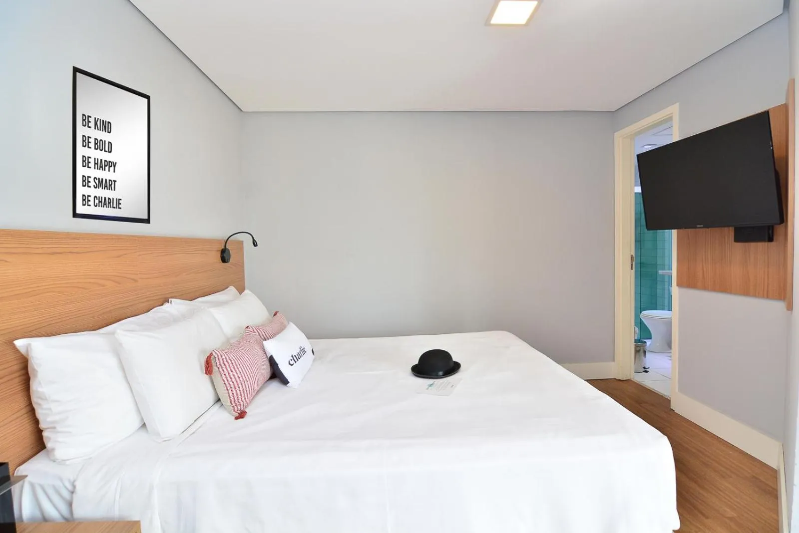 Bed in Charlie Faria Lima