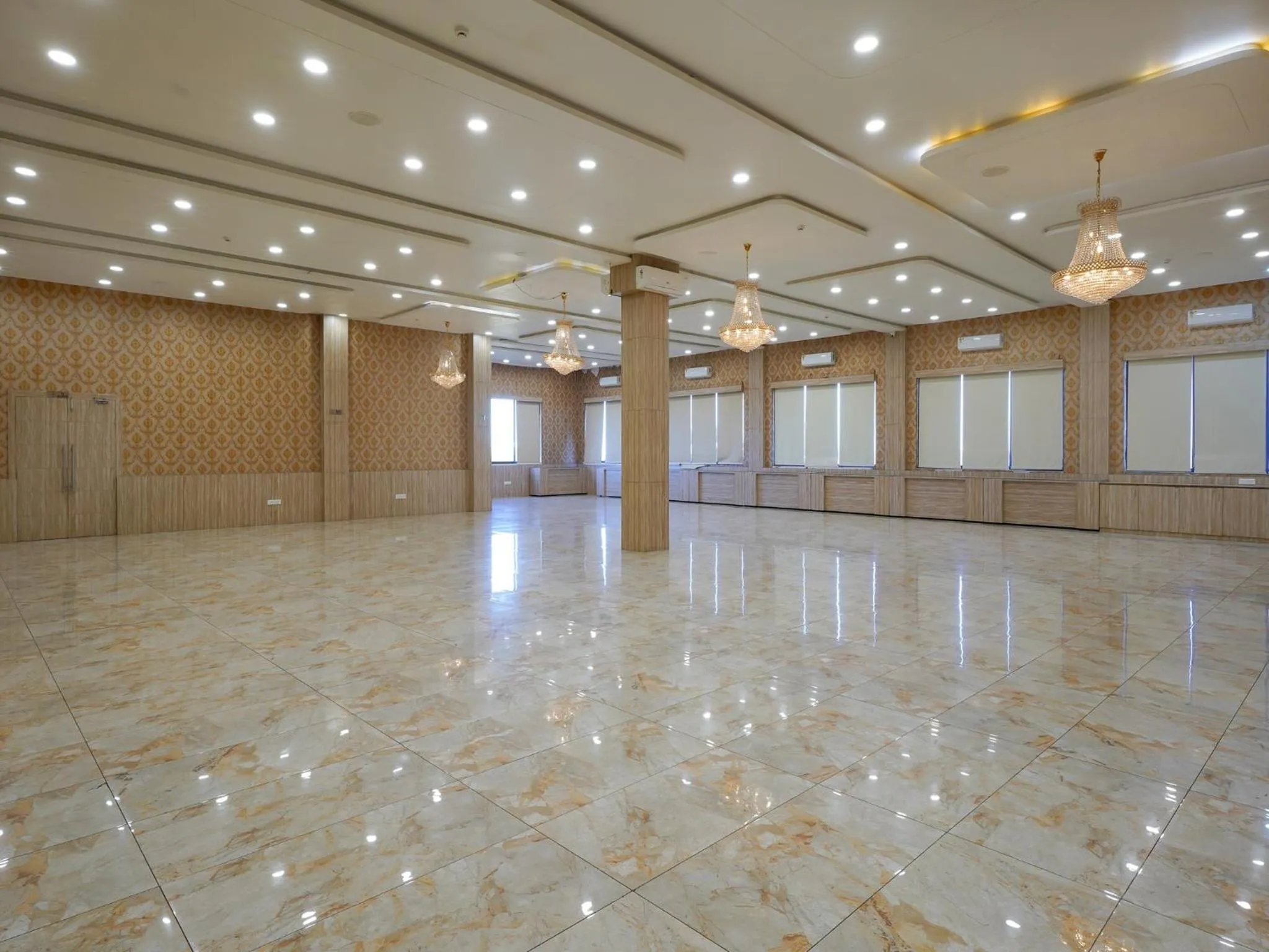 Palette by CheckIn The Royal Castle Resort Rajkot