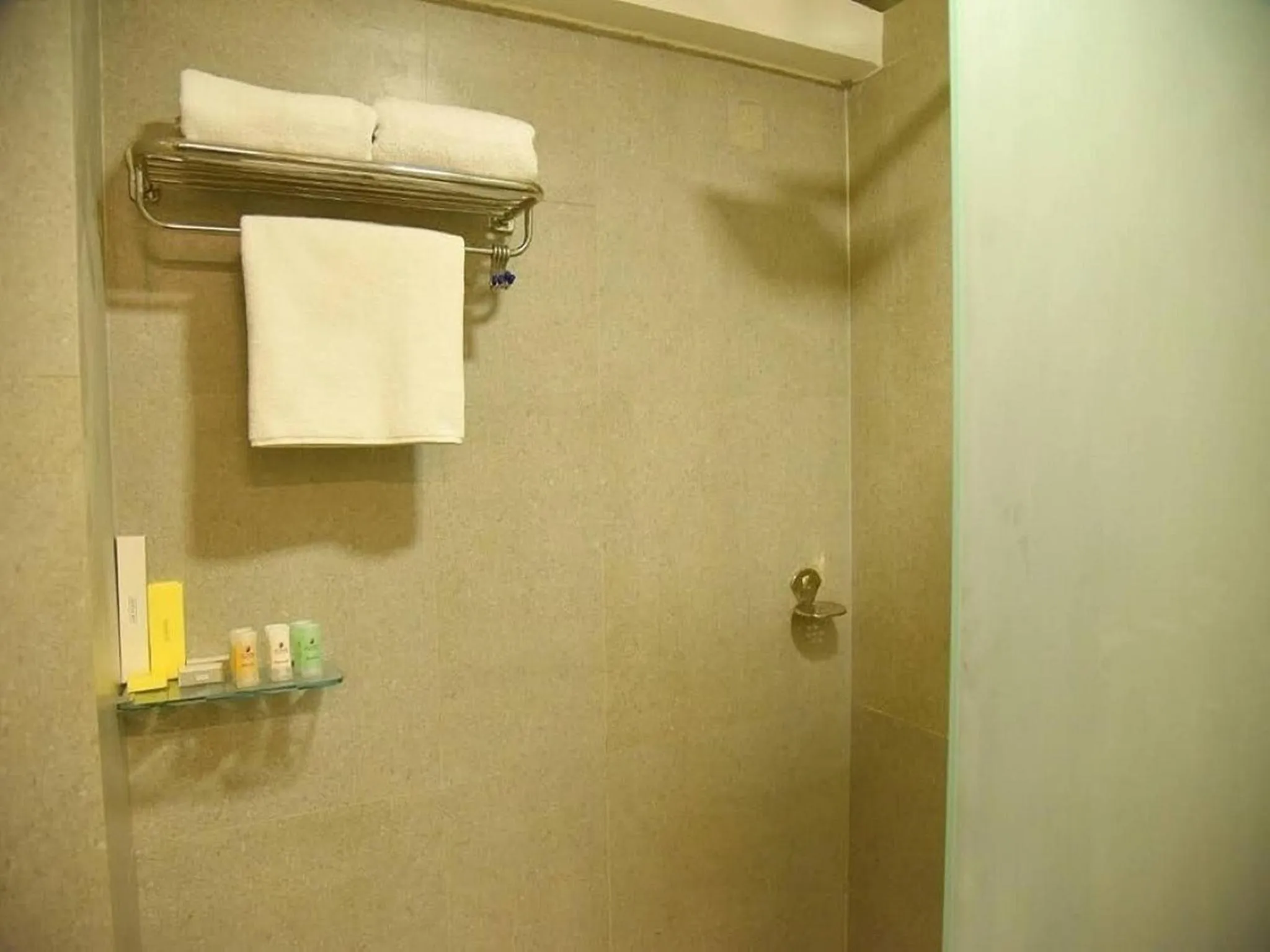 Palette by CheckIn The Royal Castle Resort Rajkot