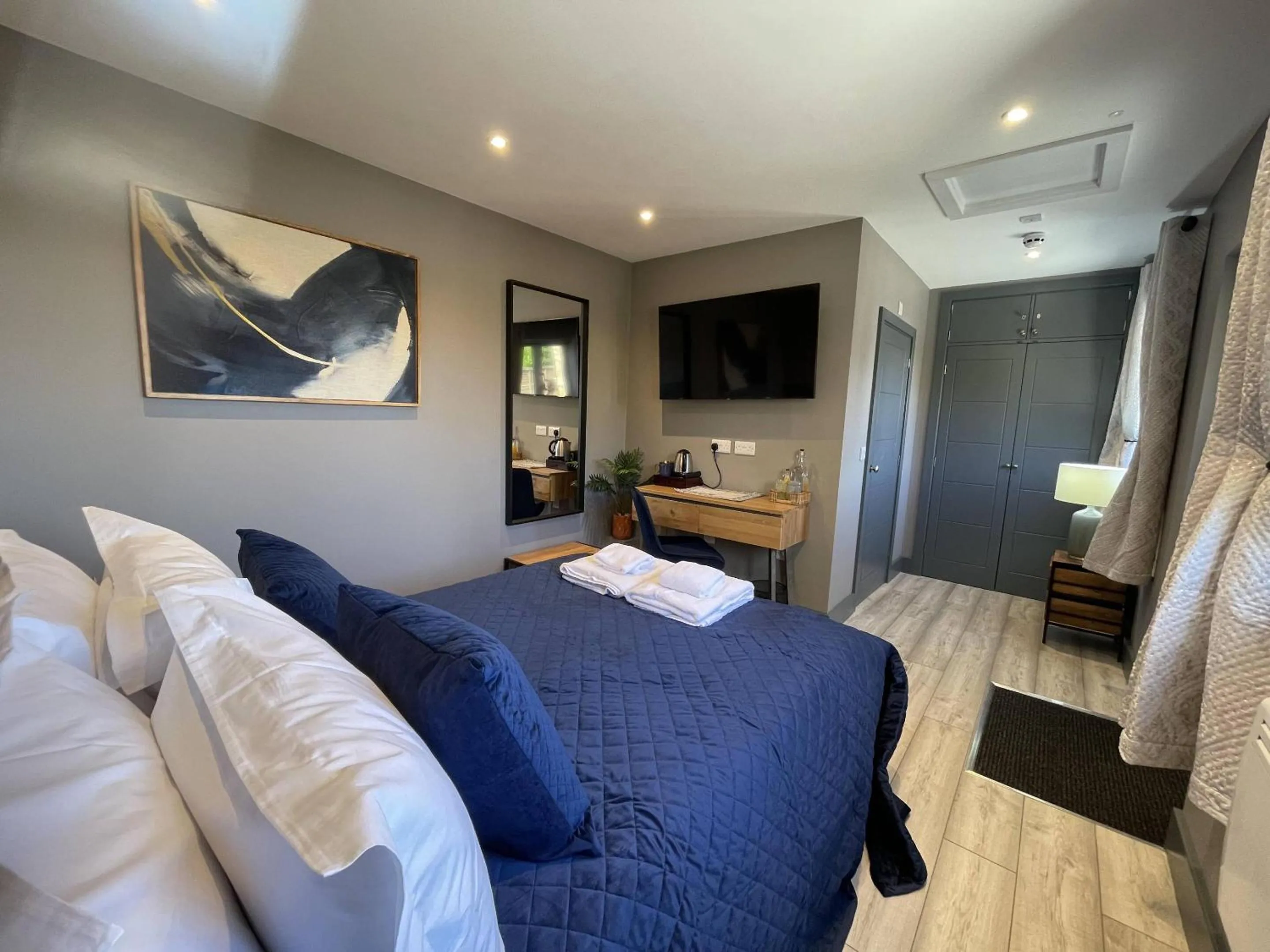 Bedroom, Bed in The Old Talbot Rooms Milton Keynes