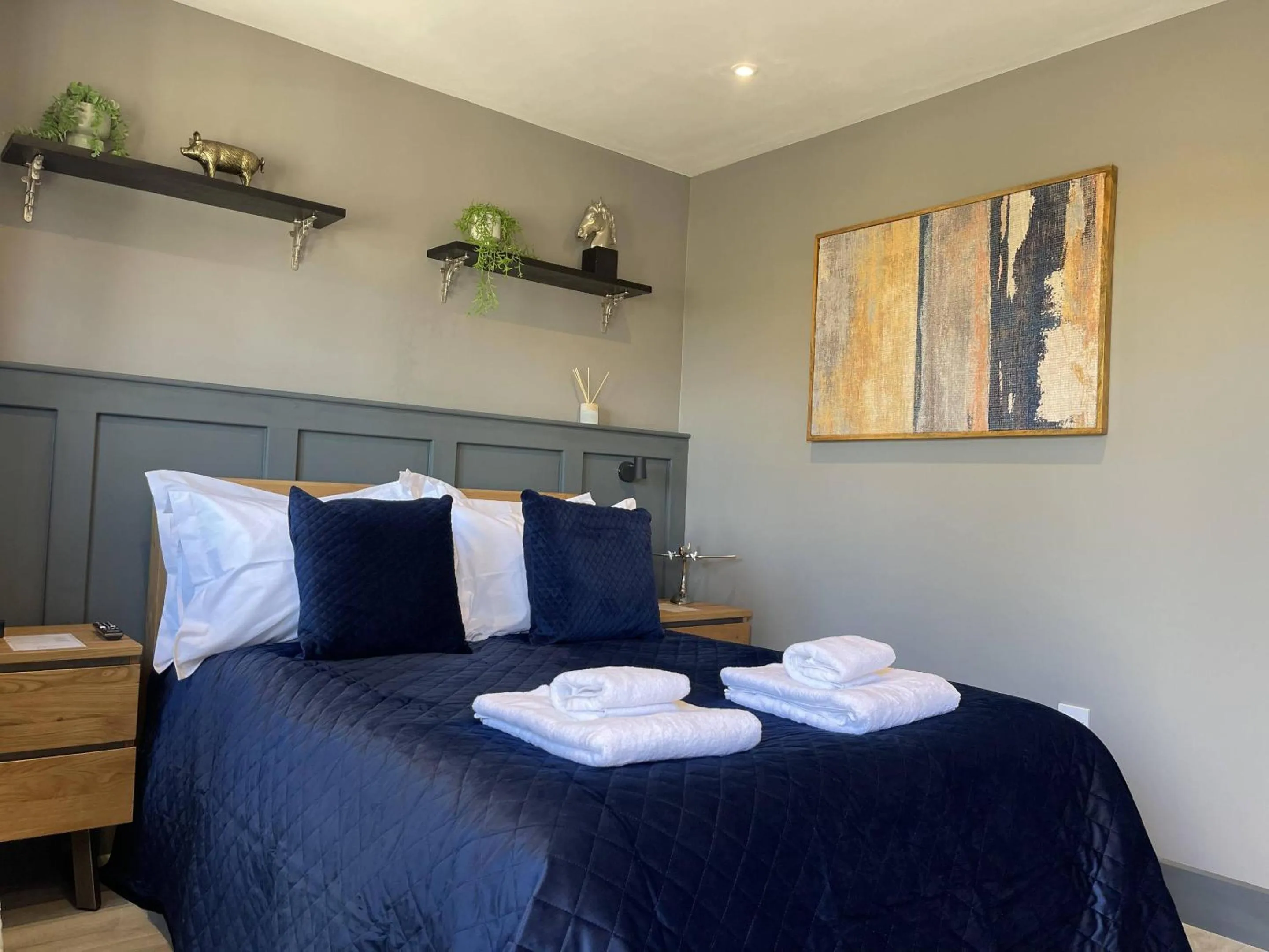 Bedroom, Bed in The Old Talbot Rooms Milton Keynes