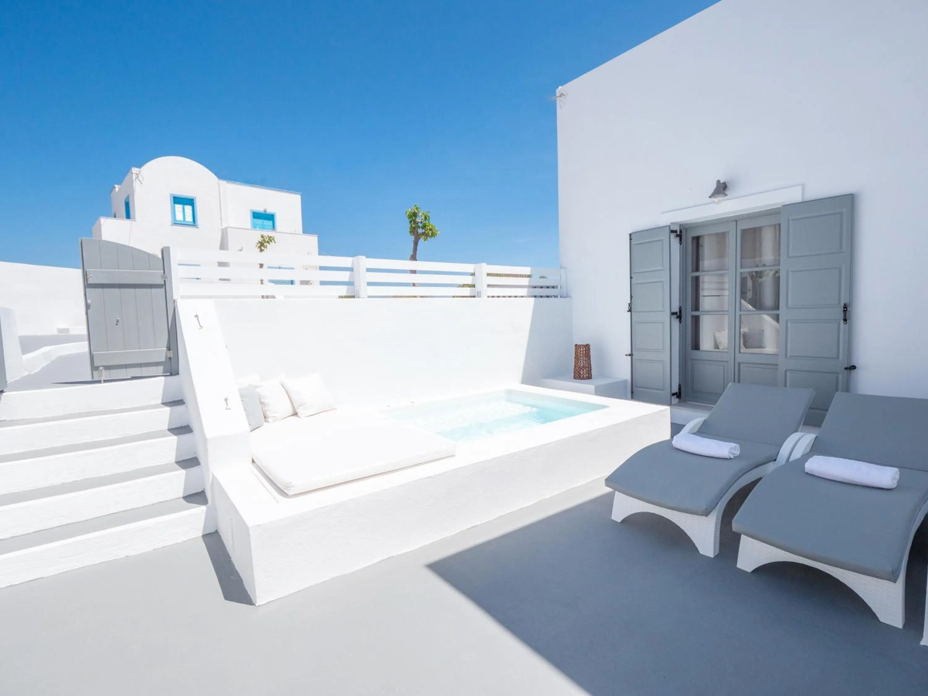 Anthemis Suites