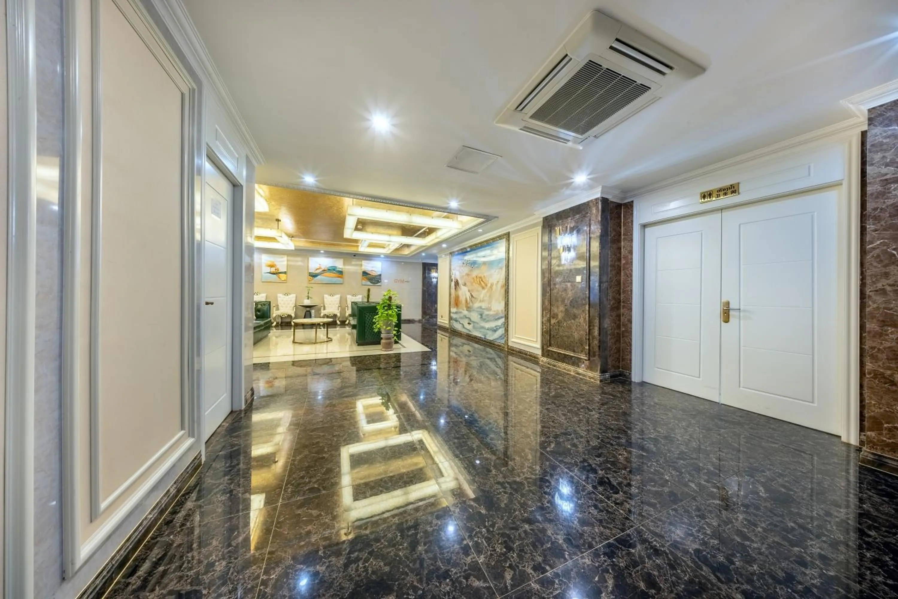 Lobby or reception in ST Hotel Wattay Airport