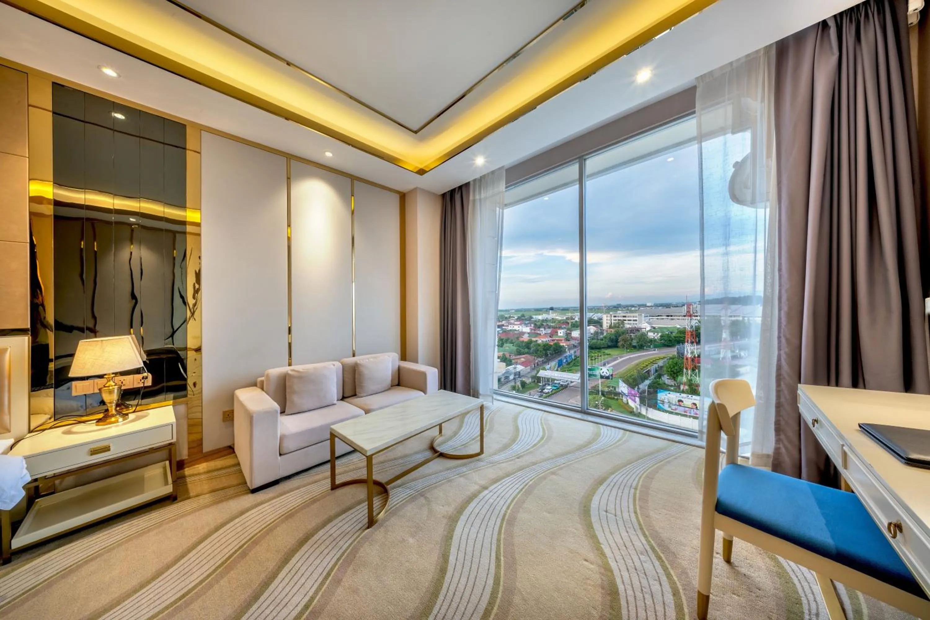 Living room, Bed in ST Hotel Wattay Airport