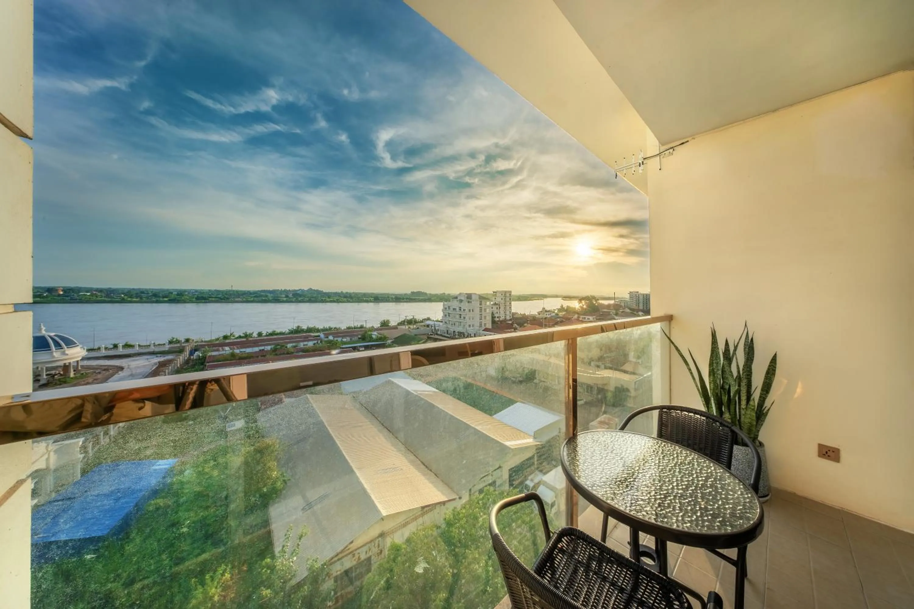 Day in ST Hotel Wattay Airport