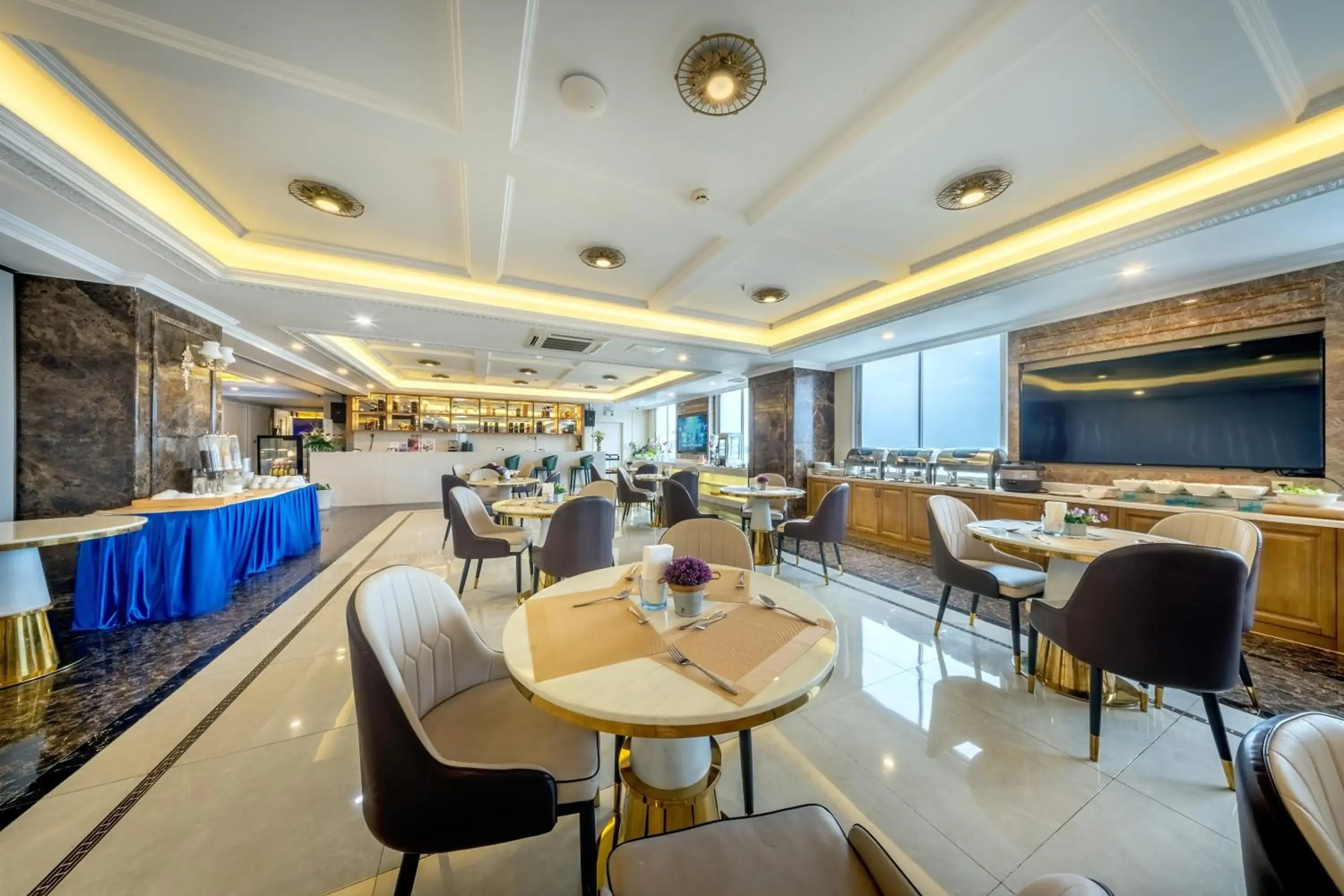 Restaurant/places to eat in ST Hotel Wattay Airport Restaurant/places to eat in ST Hotel Wattay Airport