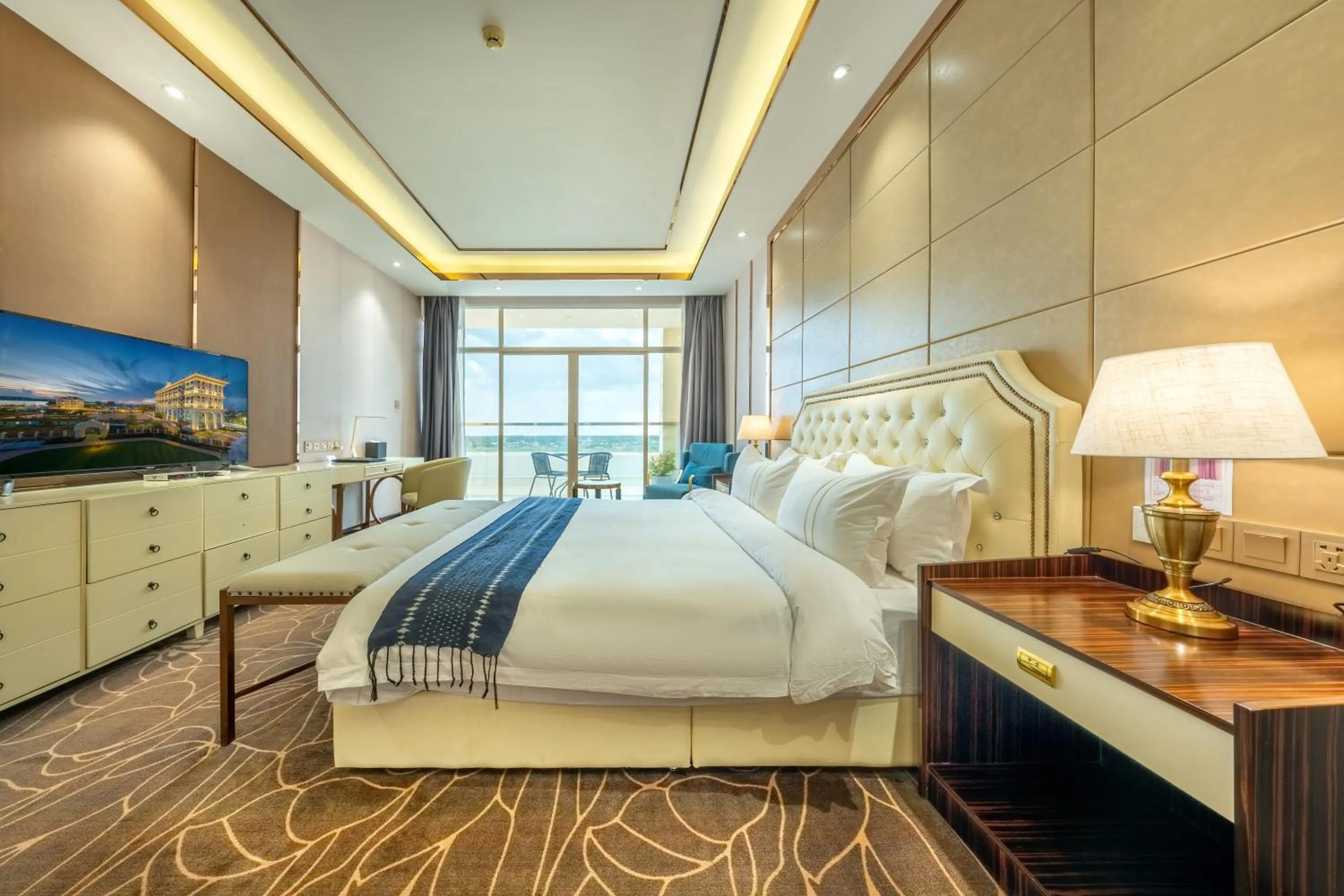 Bed in ST Hotel Wattay Airport