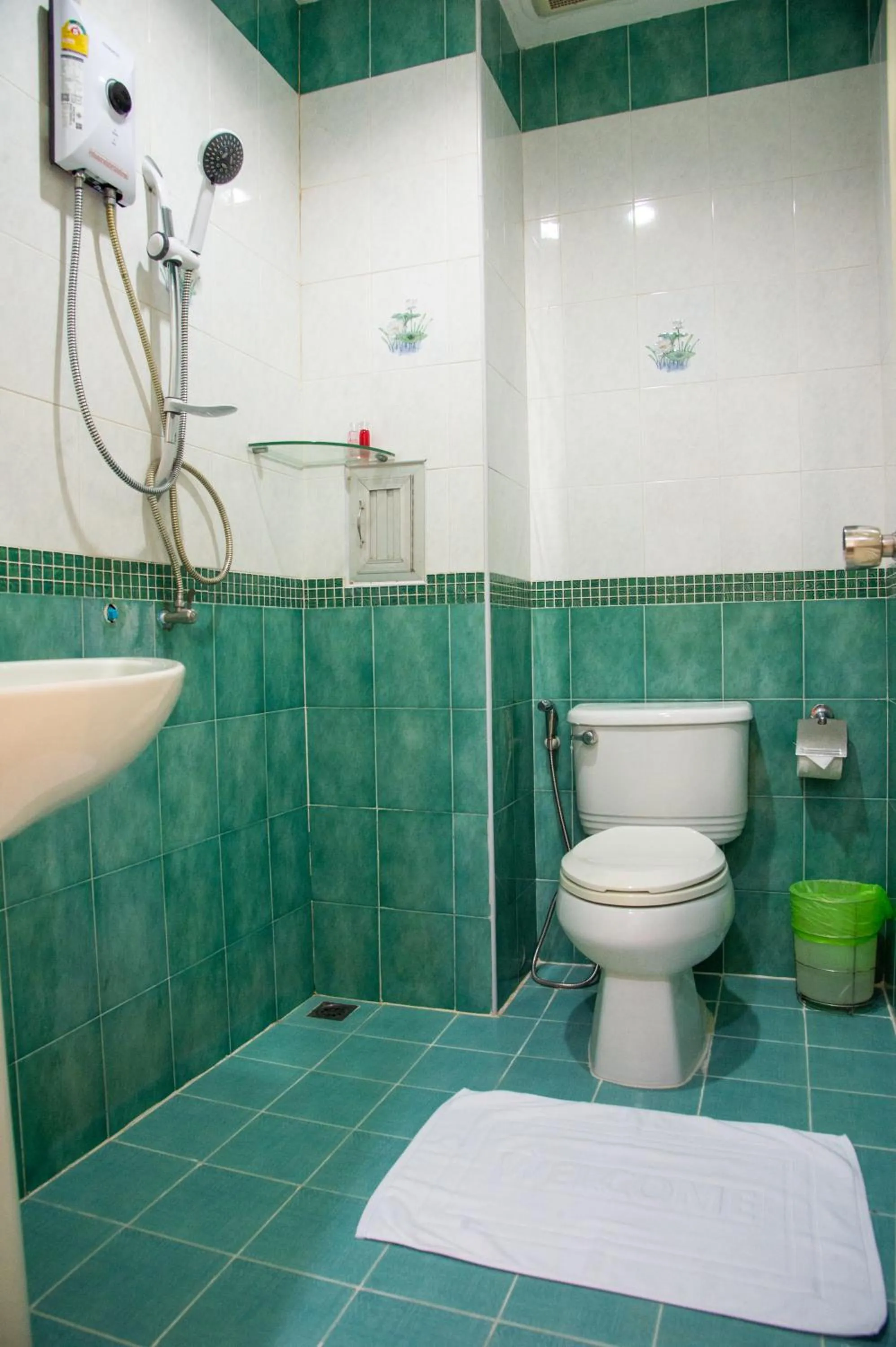 Shower in Patong eyes