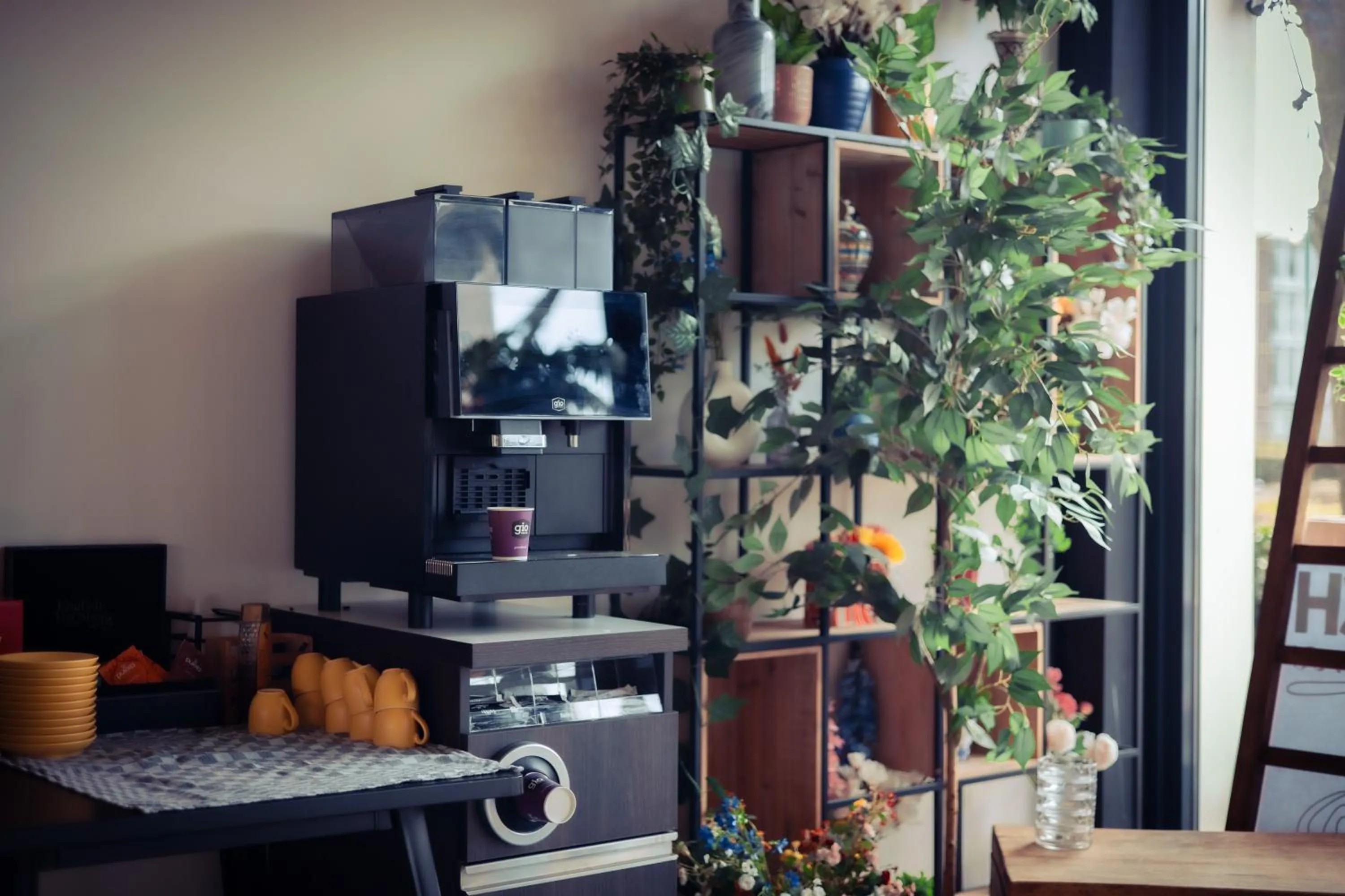 Restaurant/places to eat in Urban Hotel The Golden Stork