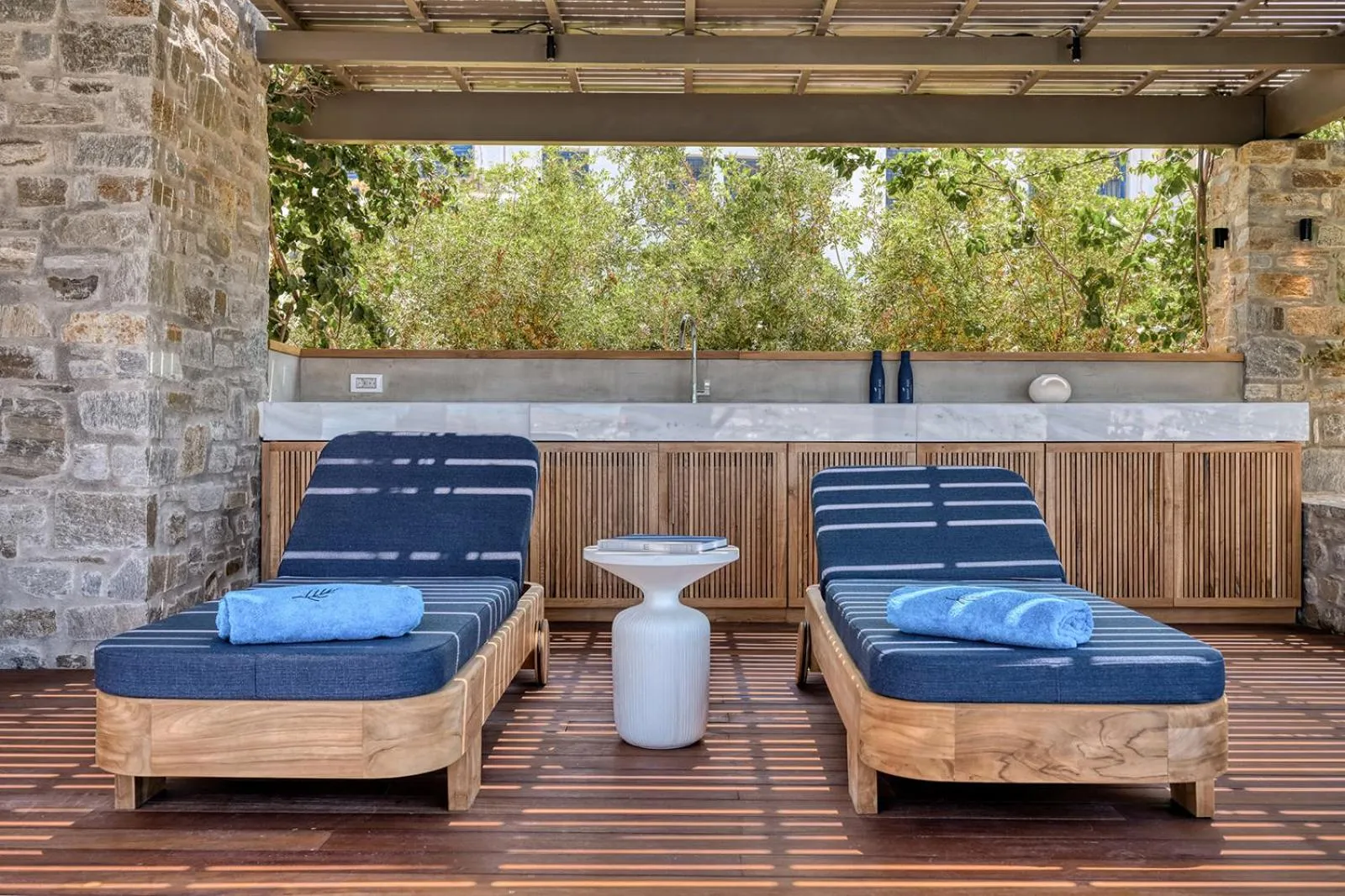 Day in Avant Mar Paros