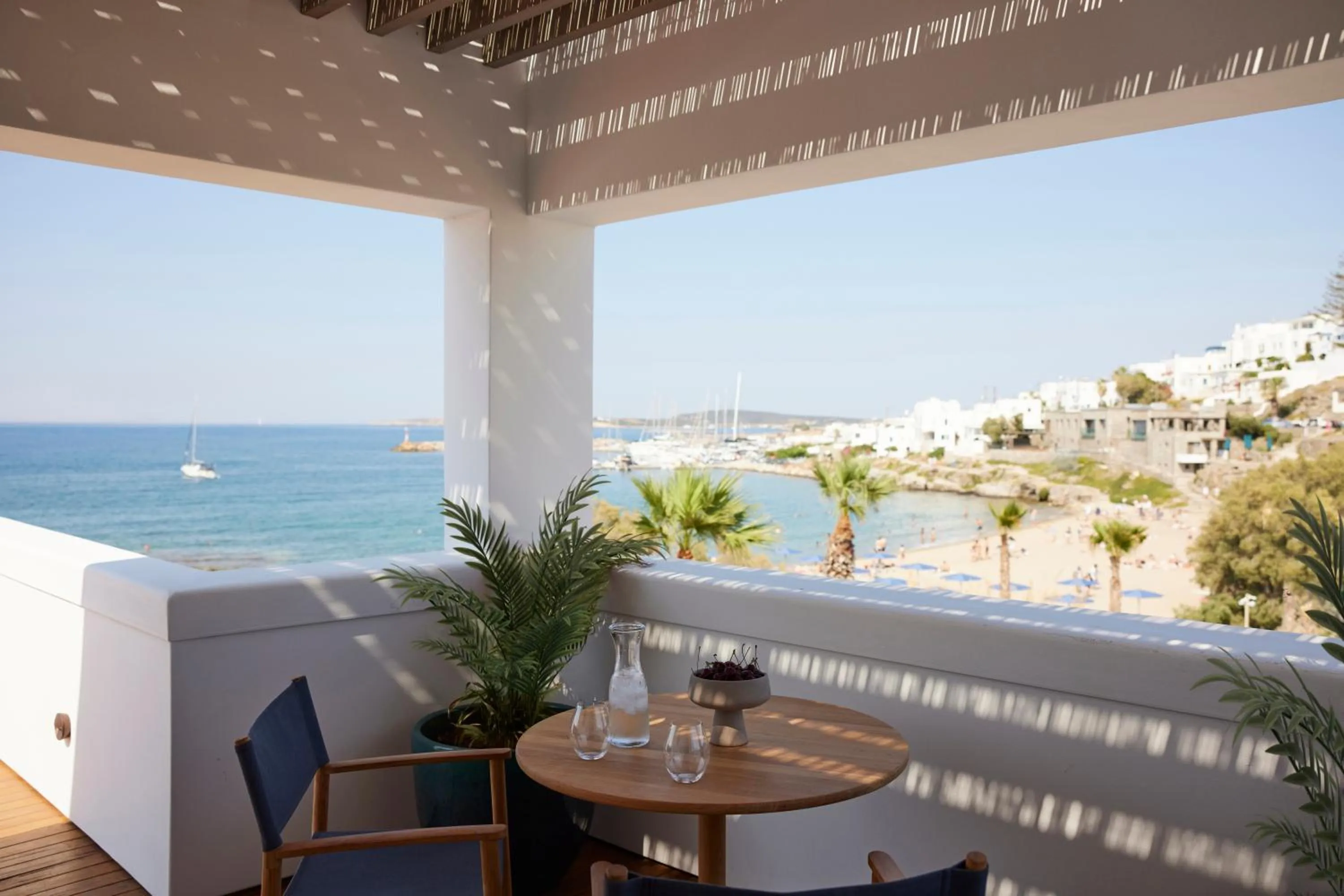 Day in Avant Mar Paros