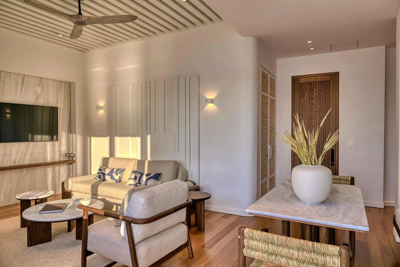 Seating area in Avant Mar Paros