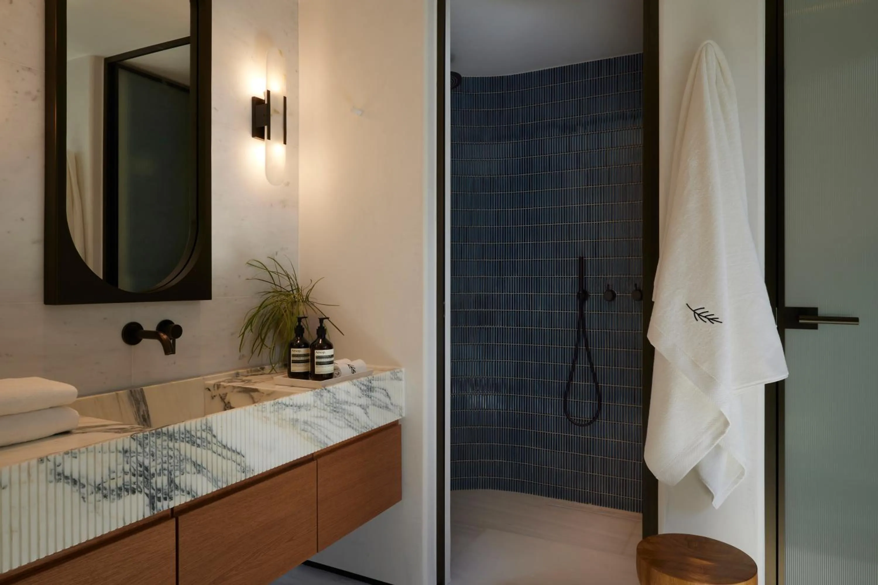 Shower in Avant Mar Paros