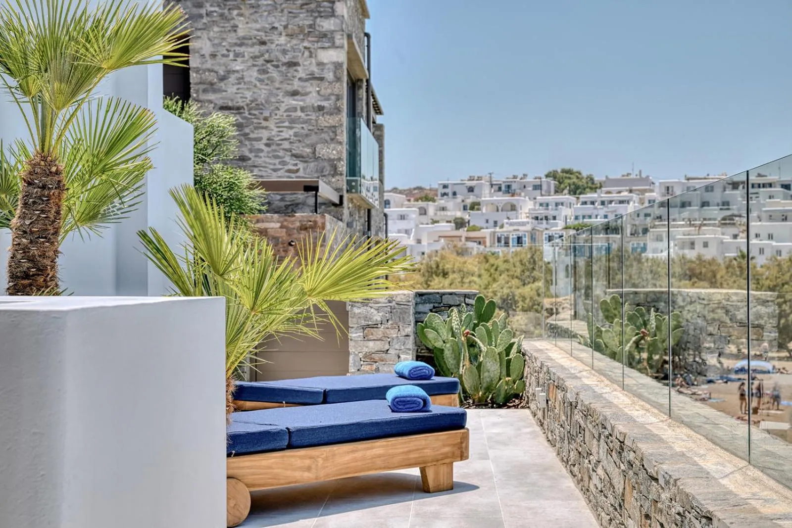 Property building in Avant Mar Paros