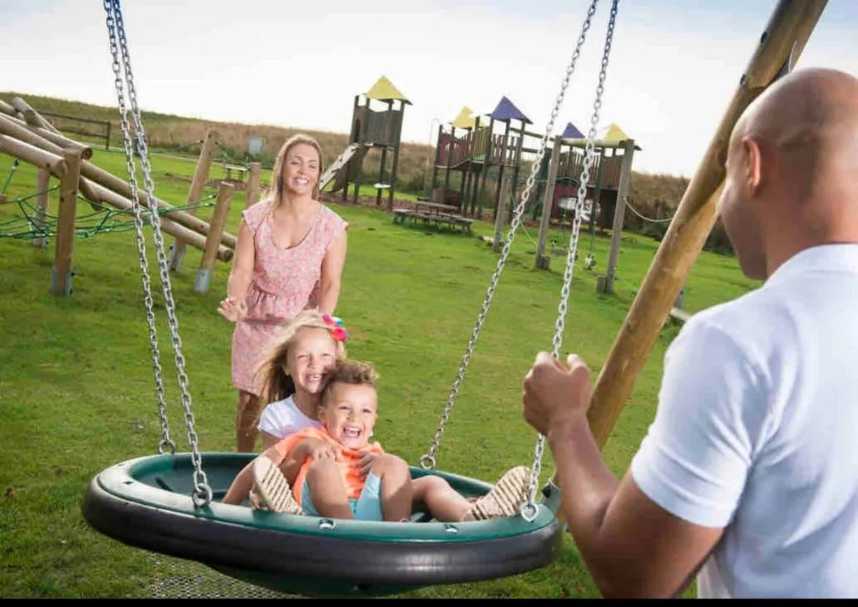 Coopers Beach 3-Bed Caravan Sleeps 8 & Pets Ok