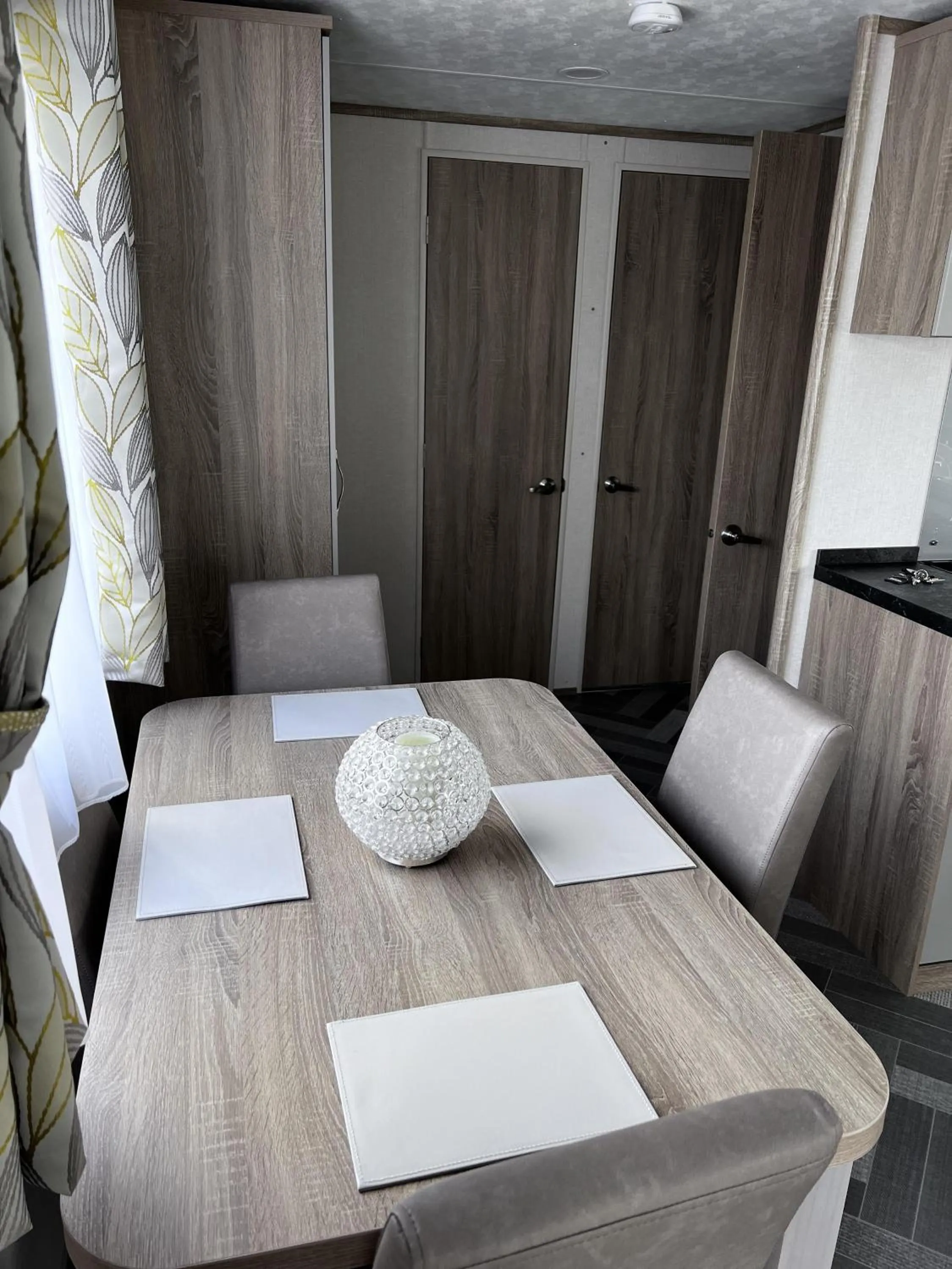 Coopers Beach 3-Bed Caravan Sleeps 8 & Pets Ok