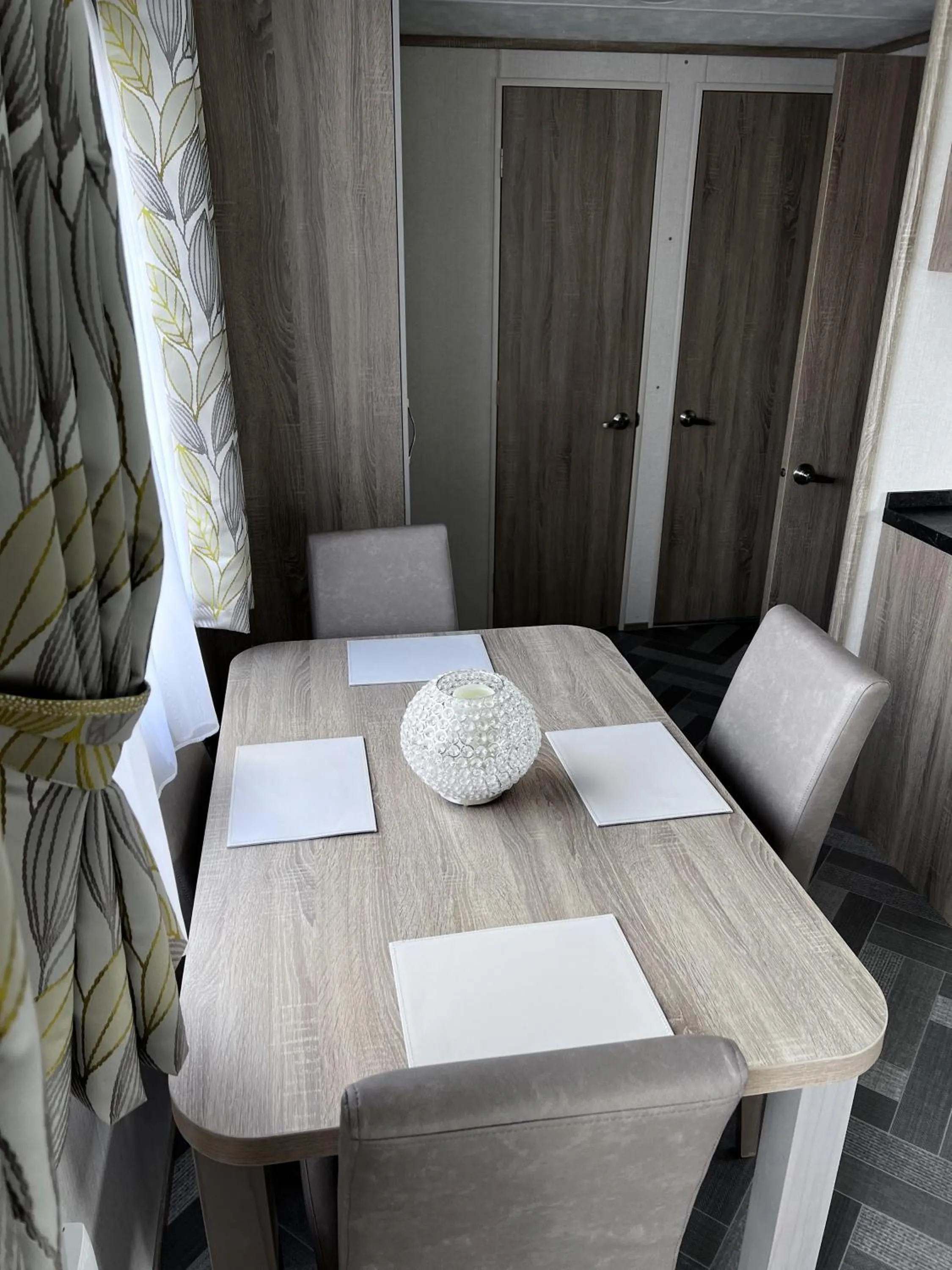 Coopers Beach 3-Bed Caravan Sleeps 8 & Pets Ok