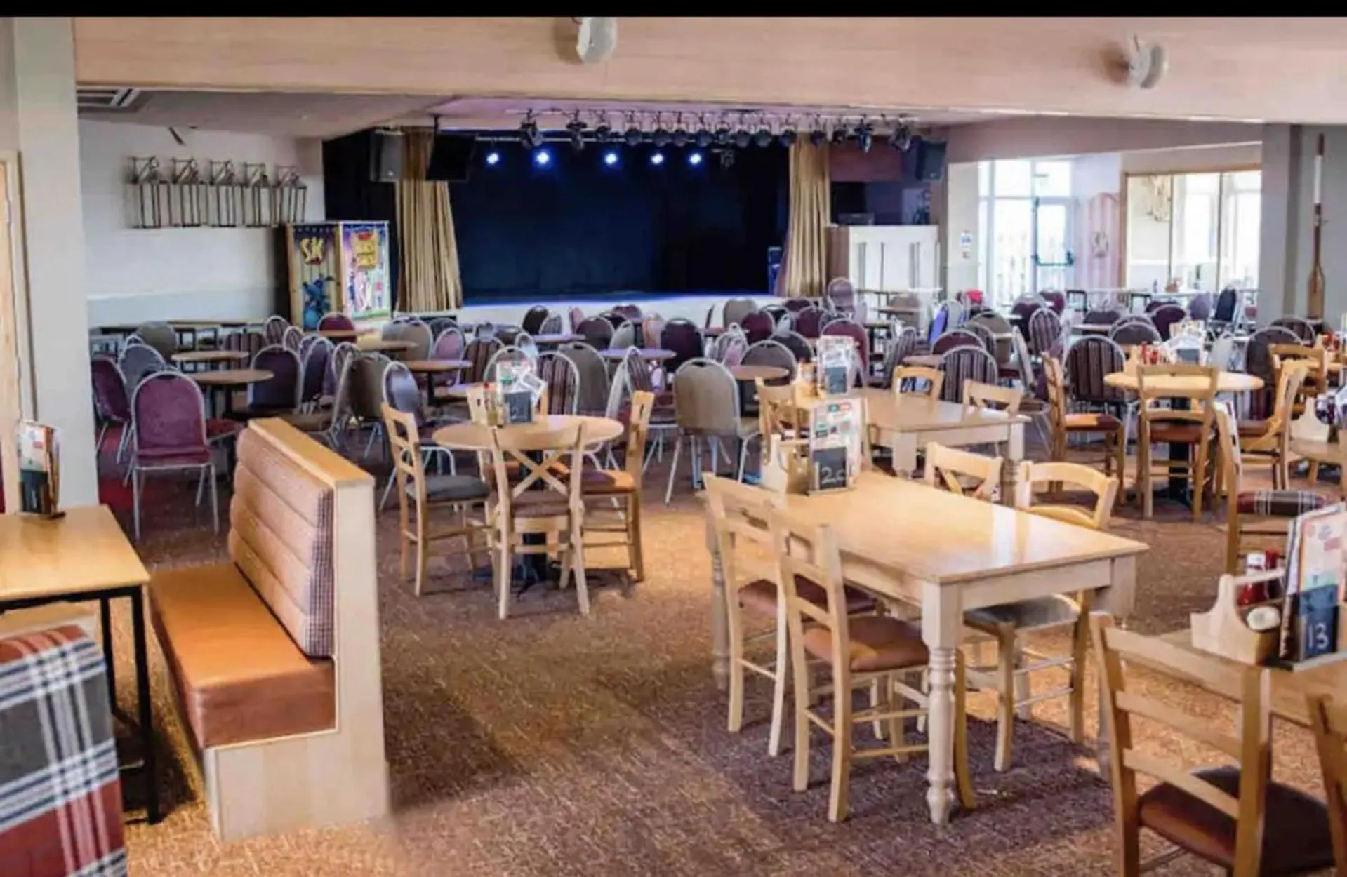 Coopers Beach 3-Bed Caravan Sleeps 8 & Pets Ok