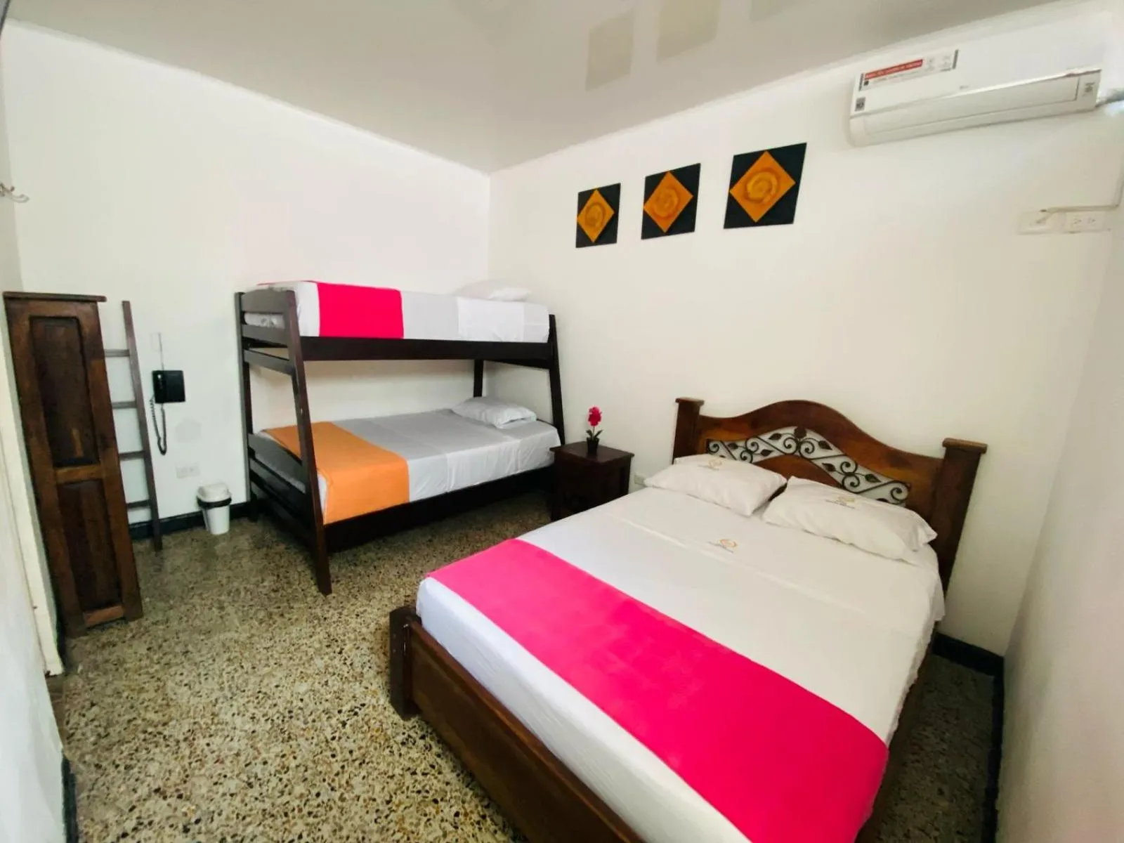 Classic Quadruple Room in HOTEL MACEO MELGAR